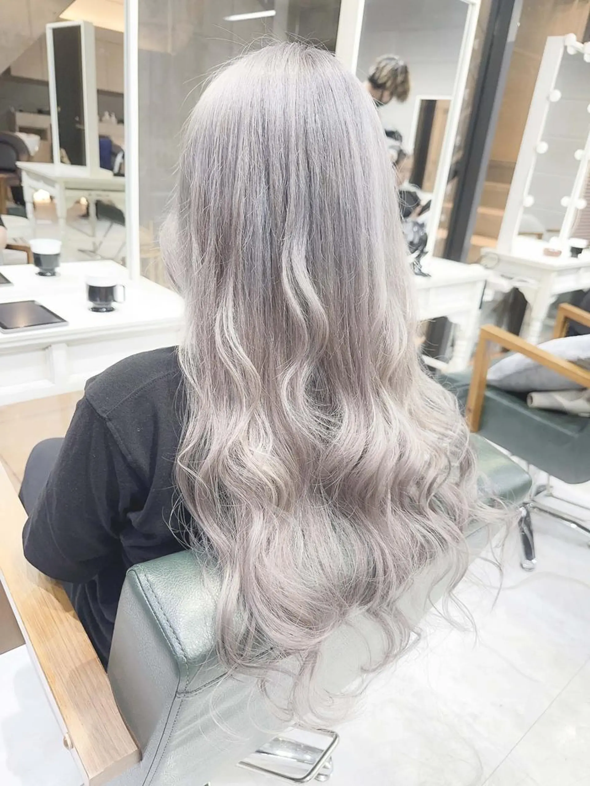 ロング カラー ヘアアレンジ ブリーチ ケアブリーチ 透明感カラー デザインカラー ハイトーンカラー Days 透明感カラーのヘアスタイル