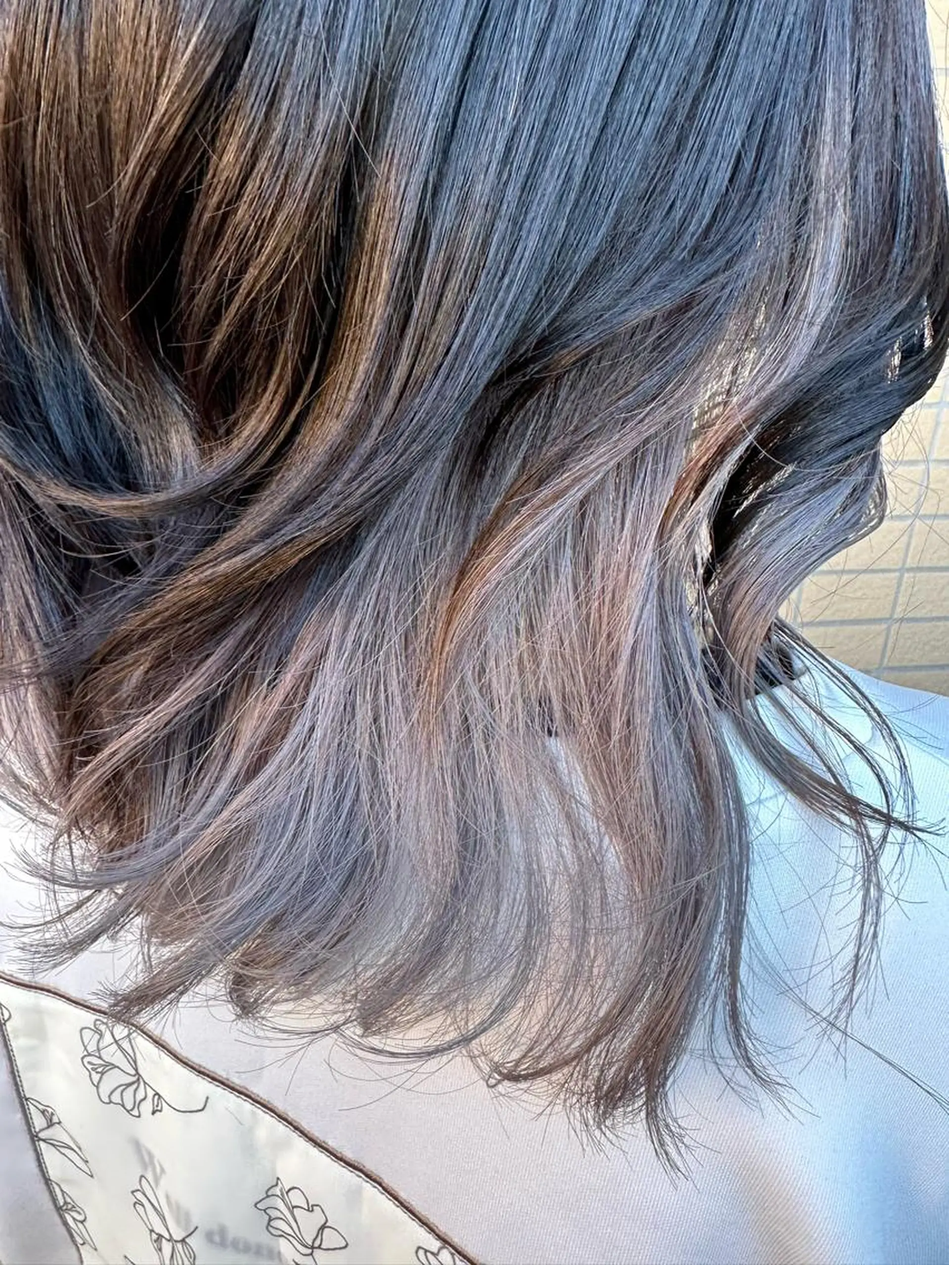 ミディアム カラー プルエクステ ボブレイヤー ブリーチ ブラウンカラー ケアブリーチ 吉川 舞雪のマツエク・マツパデザイン