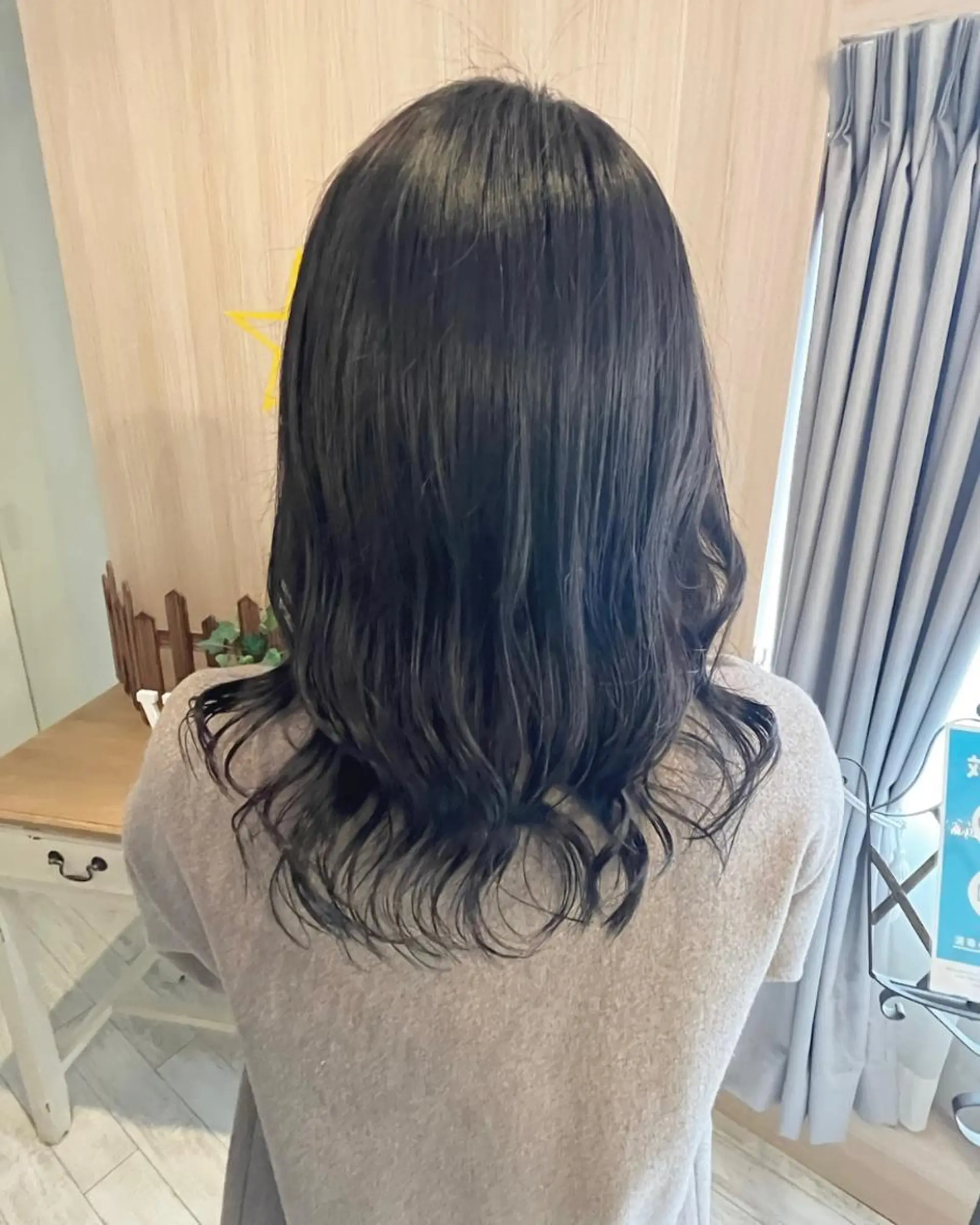 セミロング カラー charer eye salon所属・マブチ キサラのマツエク・マツパデザイン