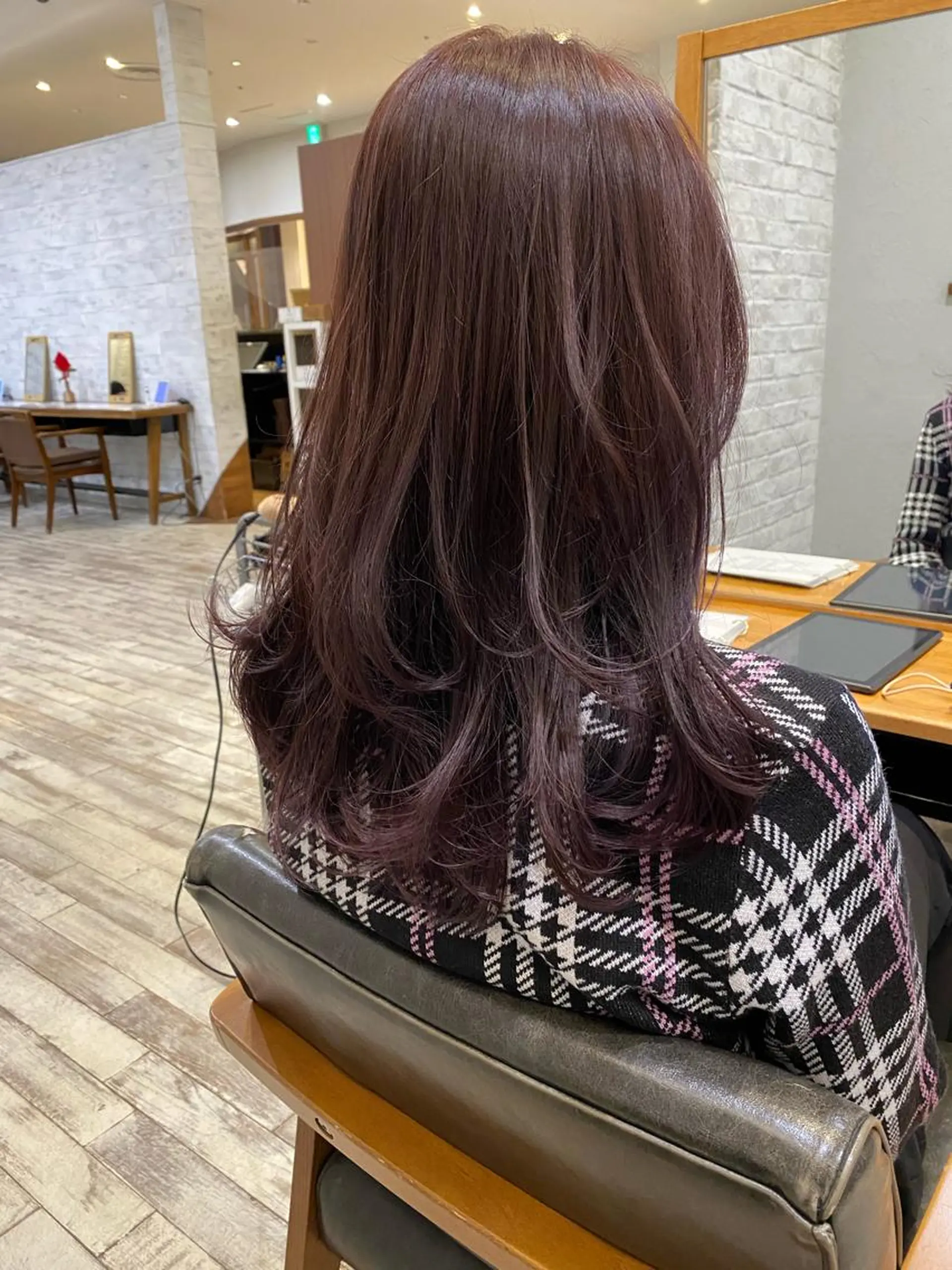 セミロング レイヤーカット 栗原 瑞稀のヘアスタイル