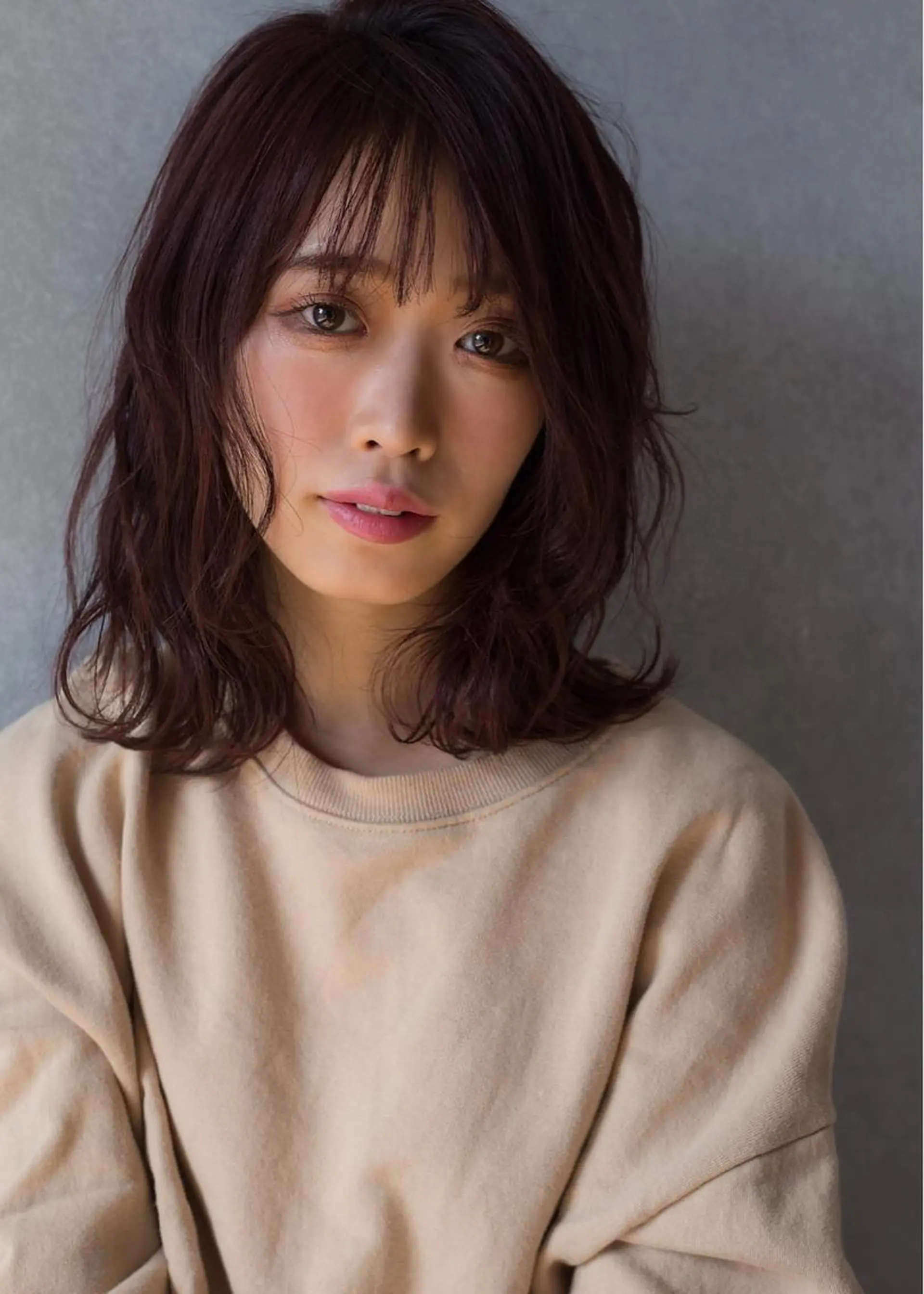 ミディアム 若山 敦のヘアスタイル