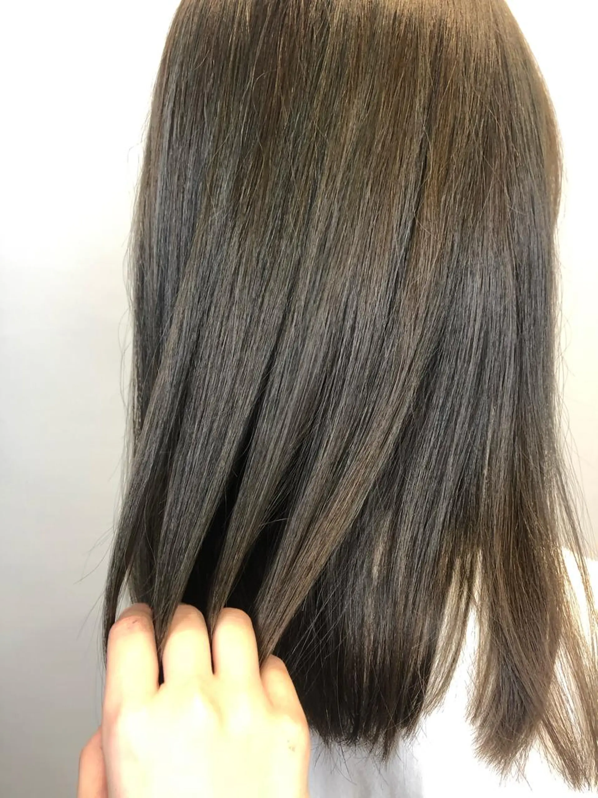 セミロング 石毛 ひかるのヘアスタイル