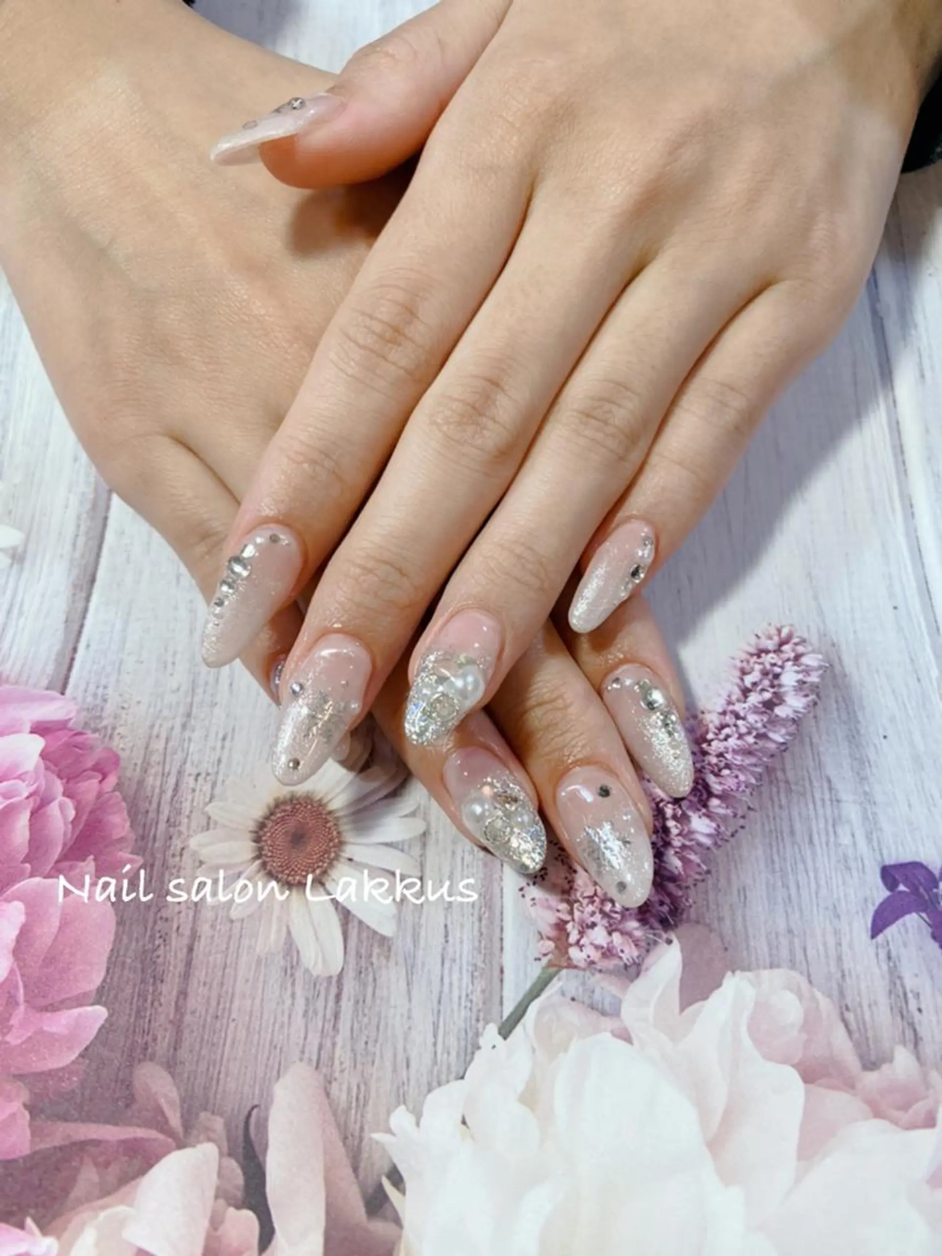 ネイル Lakkus T－CHIのネイルデザイン