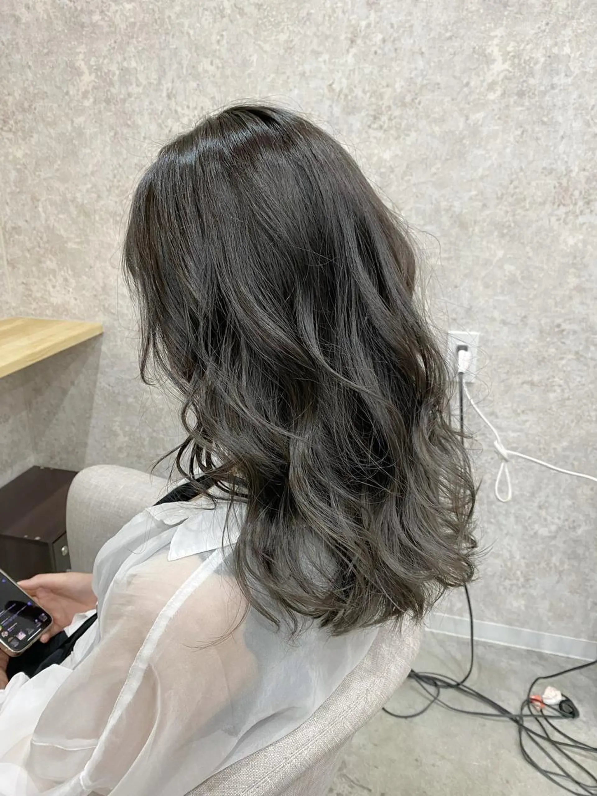 セミロング ヘアカラー ROI 【ロイ】のヘアスタイル