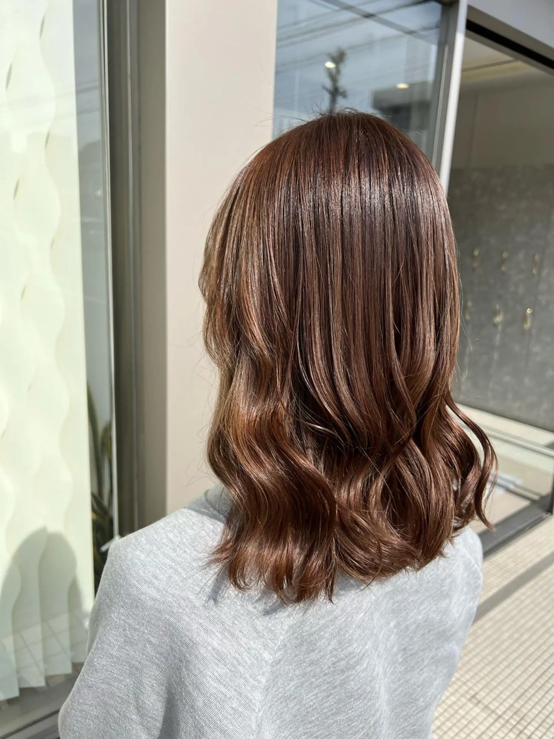 ミディアム 中嶋 彩乃のヘアスタイル