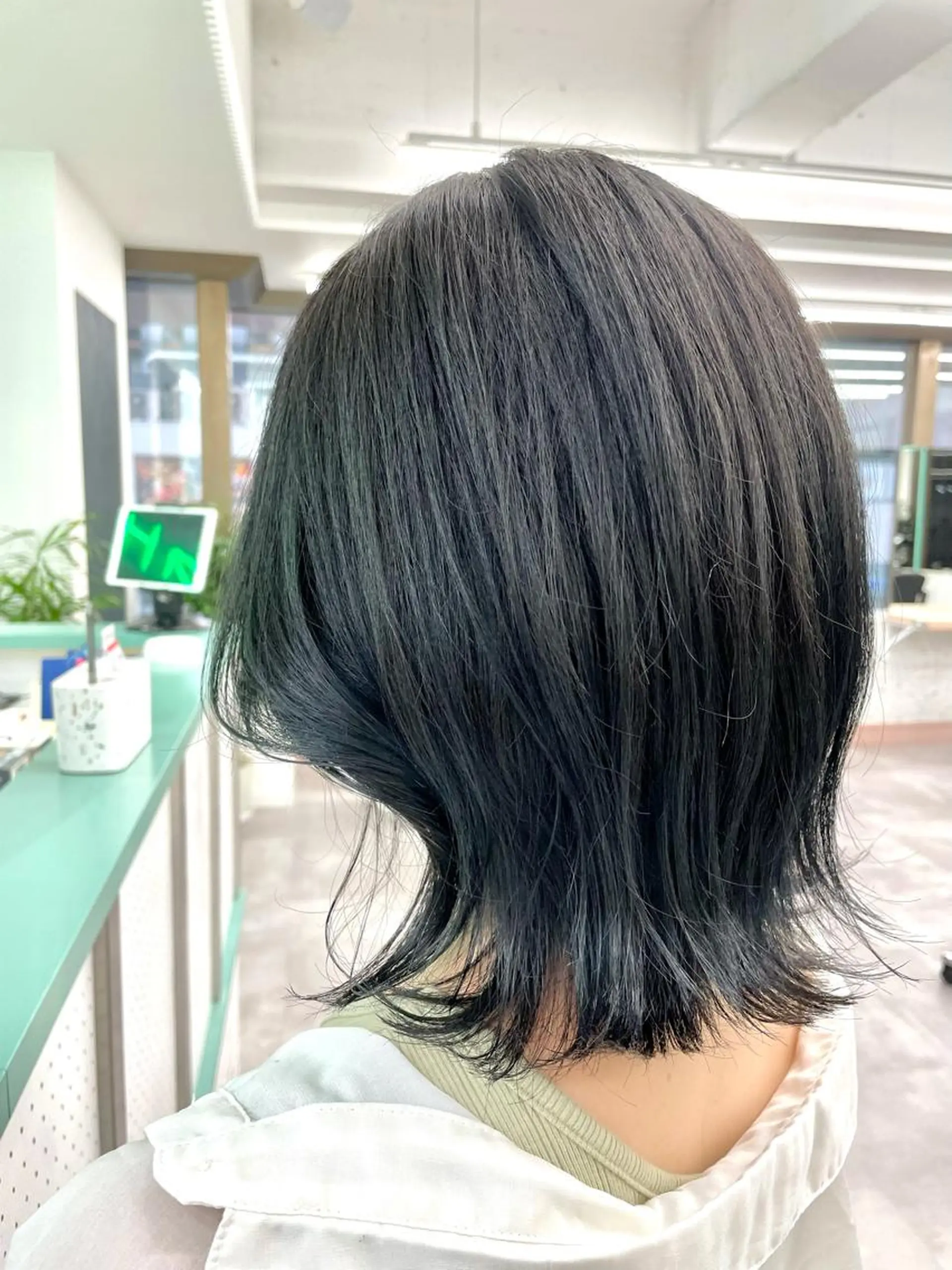 ミディアム 💚透明感カラー💚 ♻️本間♻️のヘアスタイル
