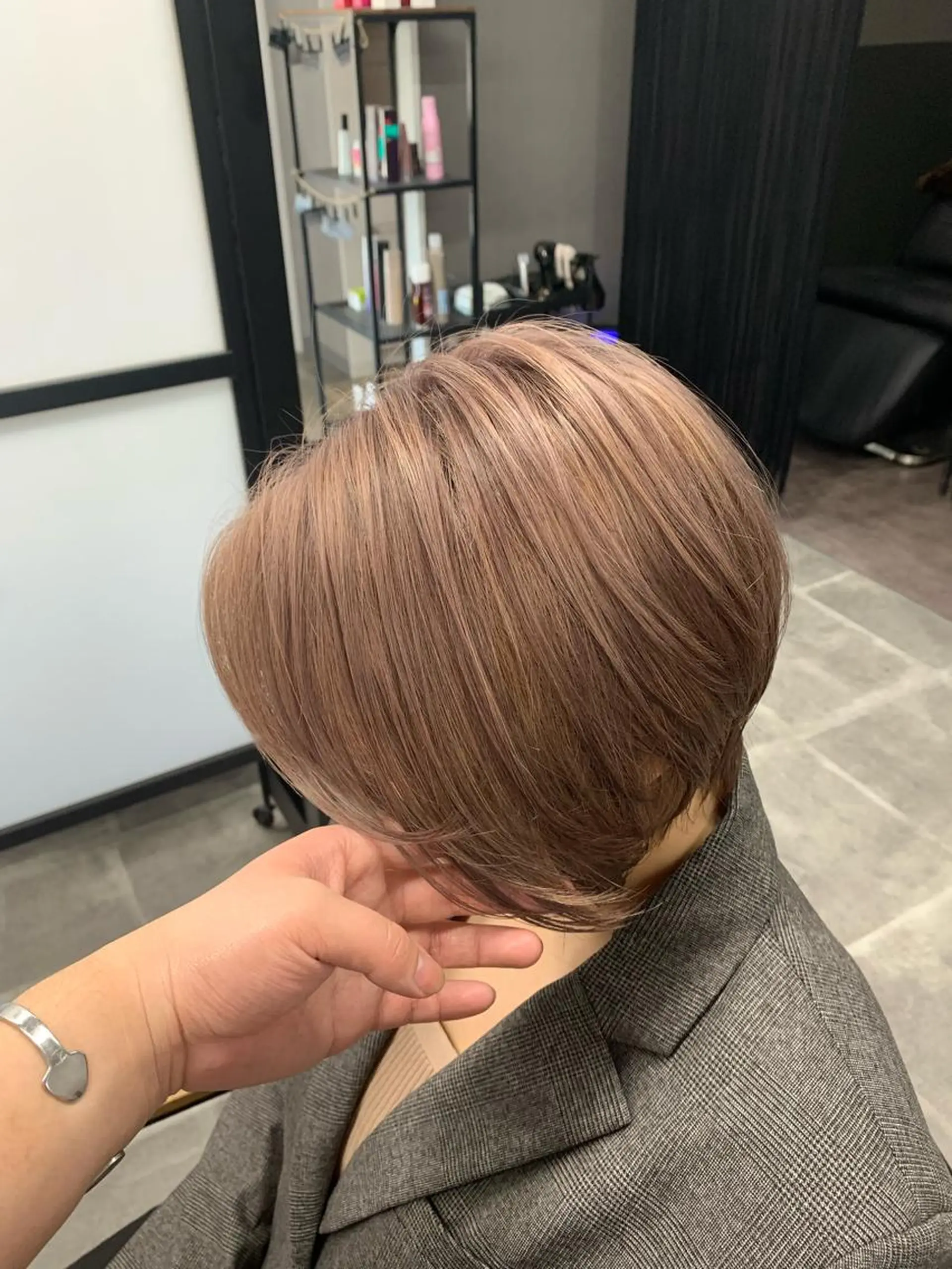 ショート カラー カット ヘアカラー トリートメント hairworksbadass所属・菊地 旬のヘアスタイル