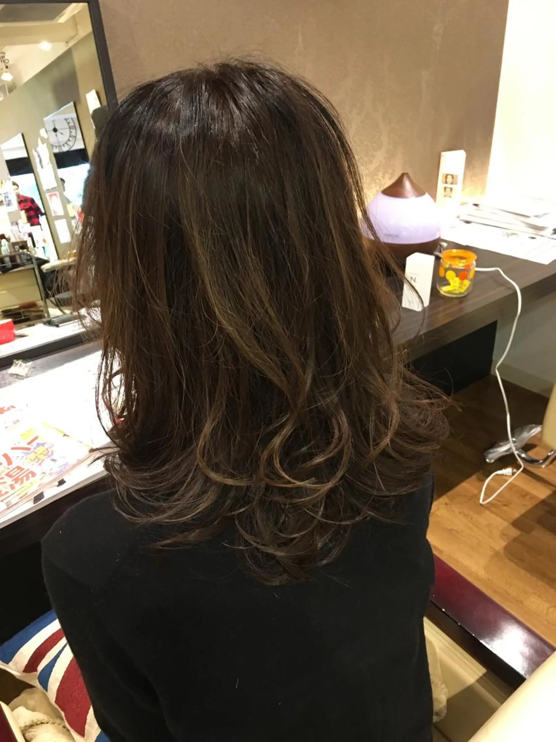 ミディアム カラー ヘアアレンジ CALMHAIR所属・CALMHAIR 五十實淳のヘアスタイル