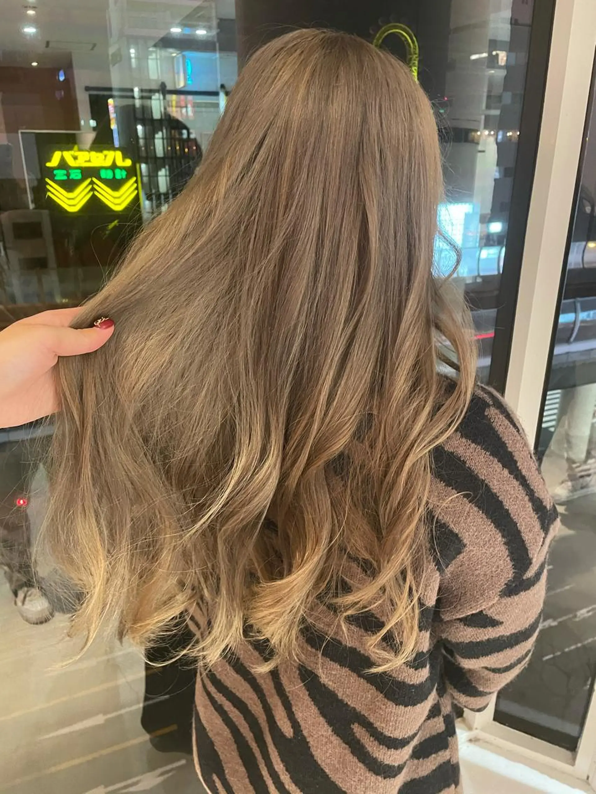 ロング カラー 艶ハイトーン👑♡ NATSUKIのヘアスタイル