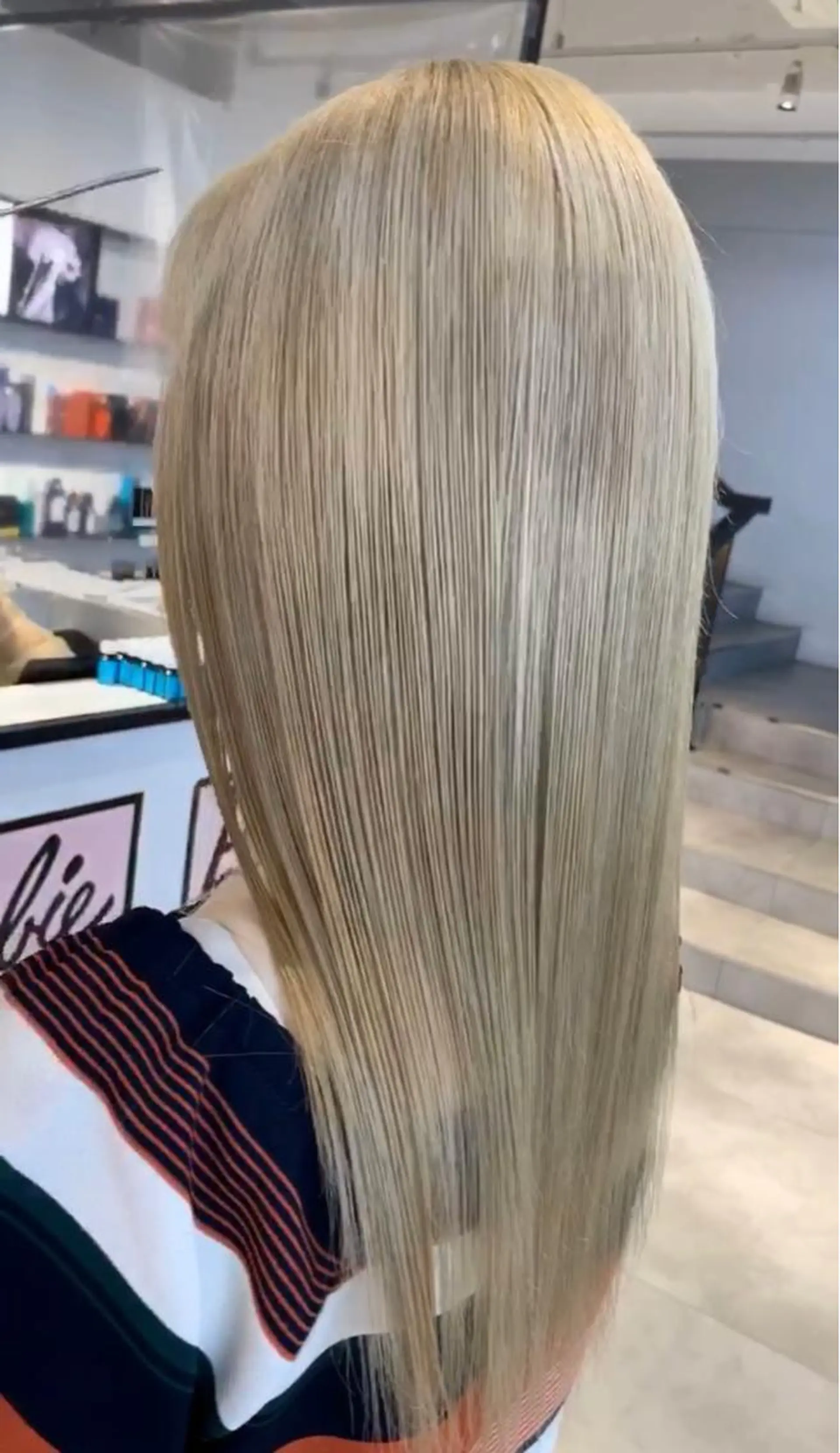 ロング カラー 酸性ストレート・ メンズ  三原 楊子のヘアスタイル