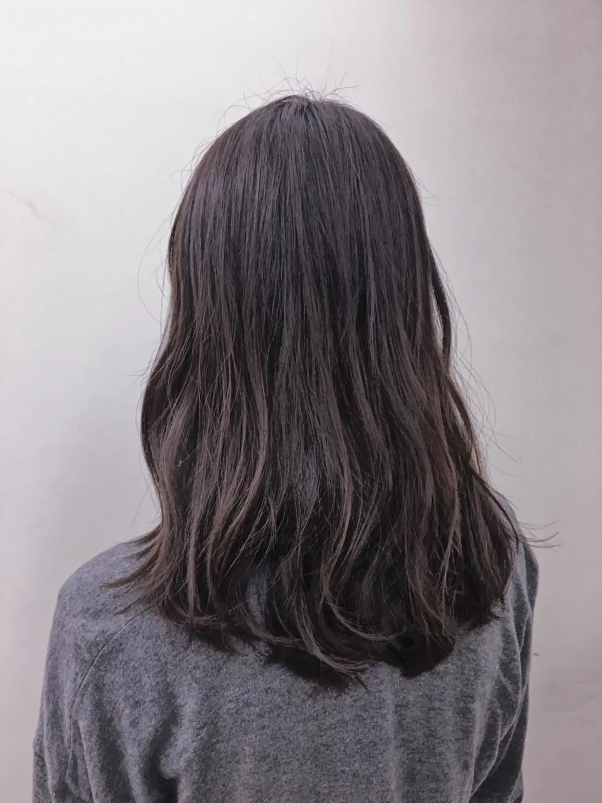 セミロング カラー カット ヘアカラー ブリーチカラー/ 岩破瑞希のヘアスタイル