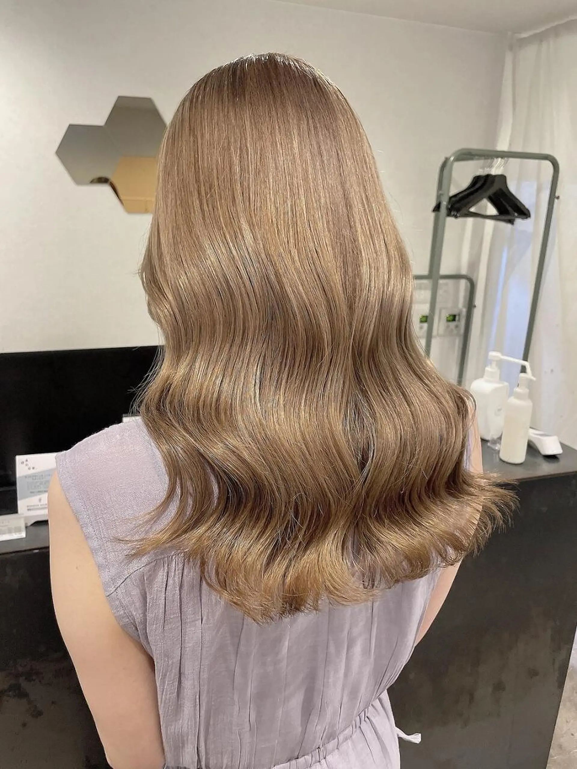 カラー カット ヘアカラー トリートメント Yo ／ ulu.のヘアスタイル