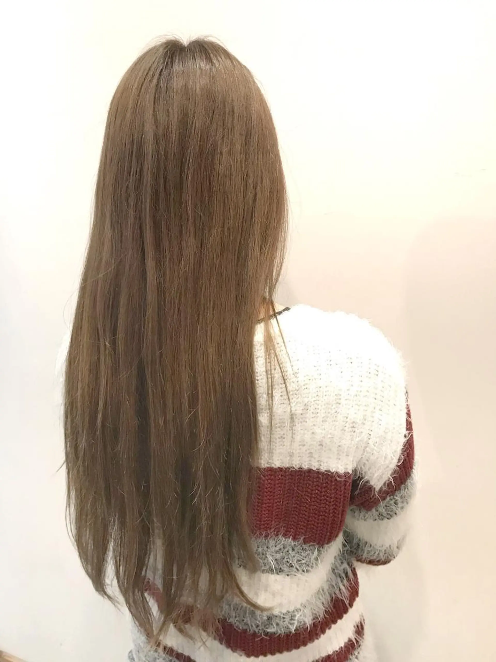 ロング カラー イルミナカラー トリートメント skin所属・中村 梨沙のマツエク・マツパデザイン