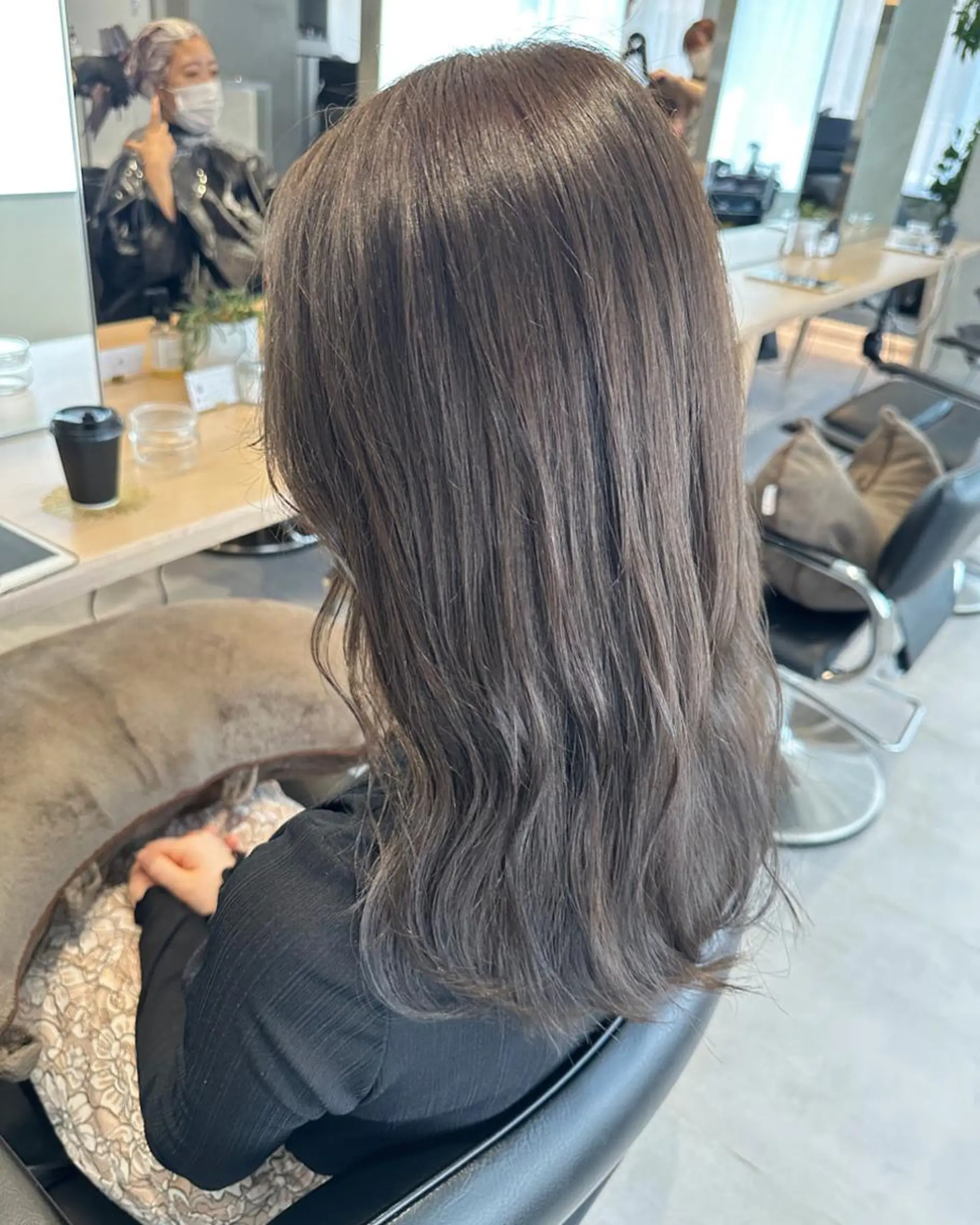 ロング カラー ヘアアレンジ 透明感カラー グレージュ オリーブグレージュ オリーブグレー ヘアカラー 上品な透明感カラー/ 表参道/MIKUのヘアスタイル