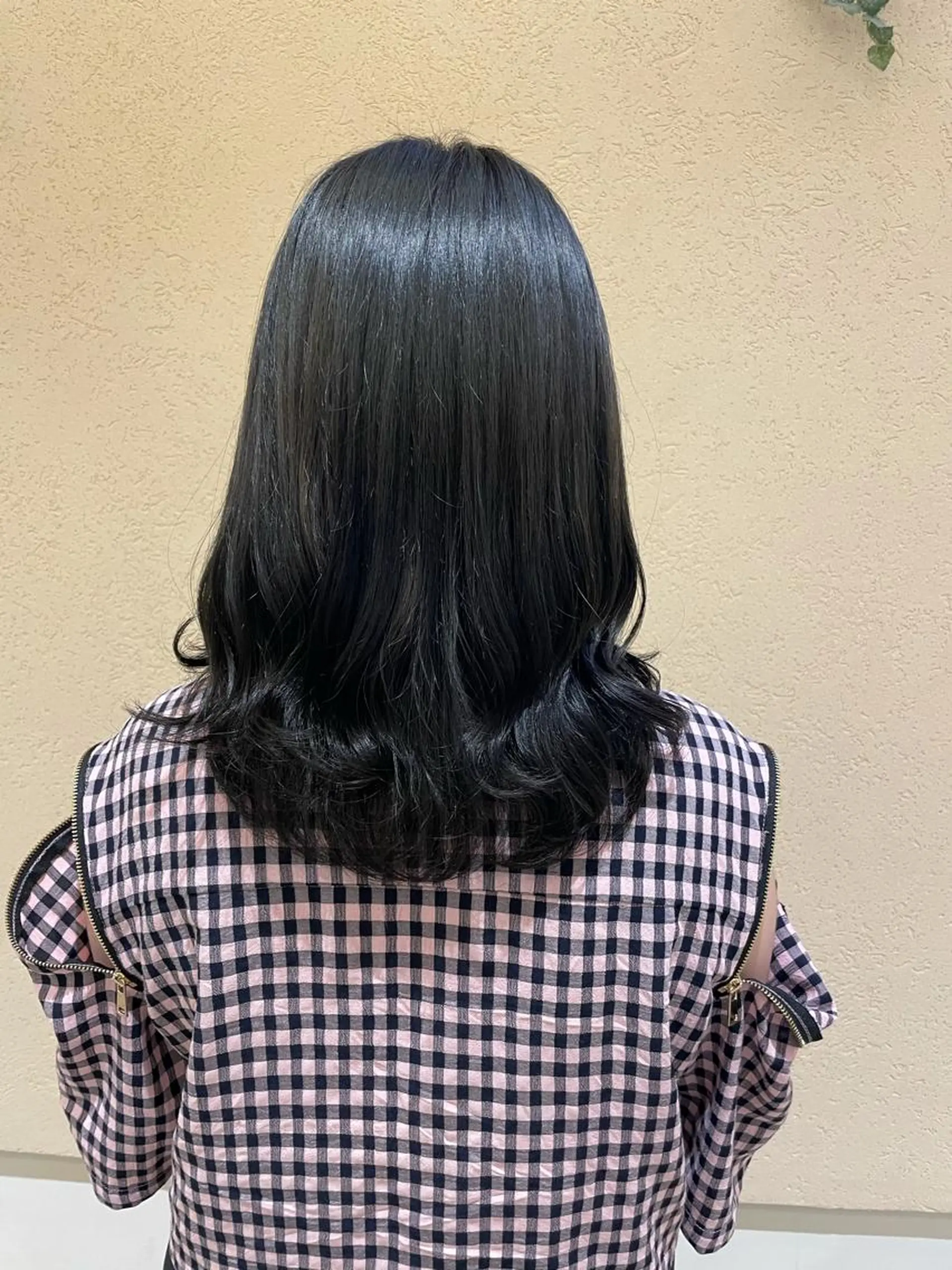 ミディアム カラー シャドールーツ美容師 篠原康太のヘアスタイル