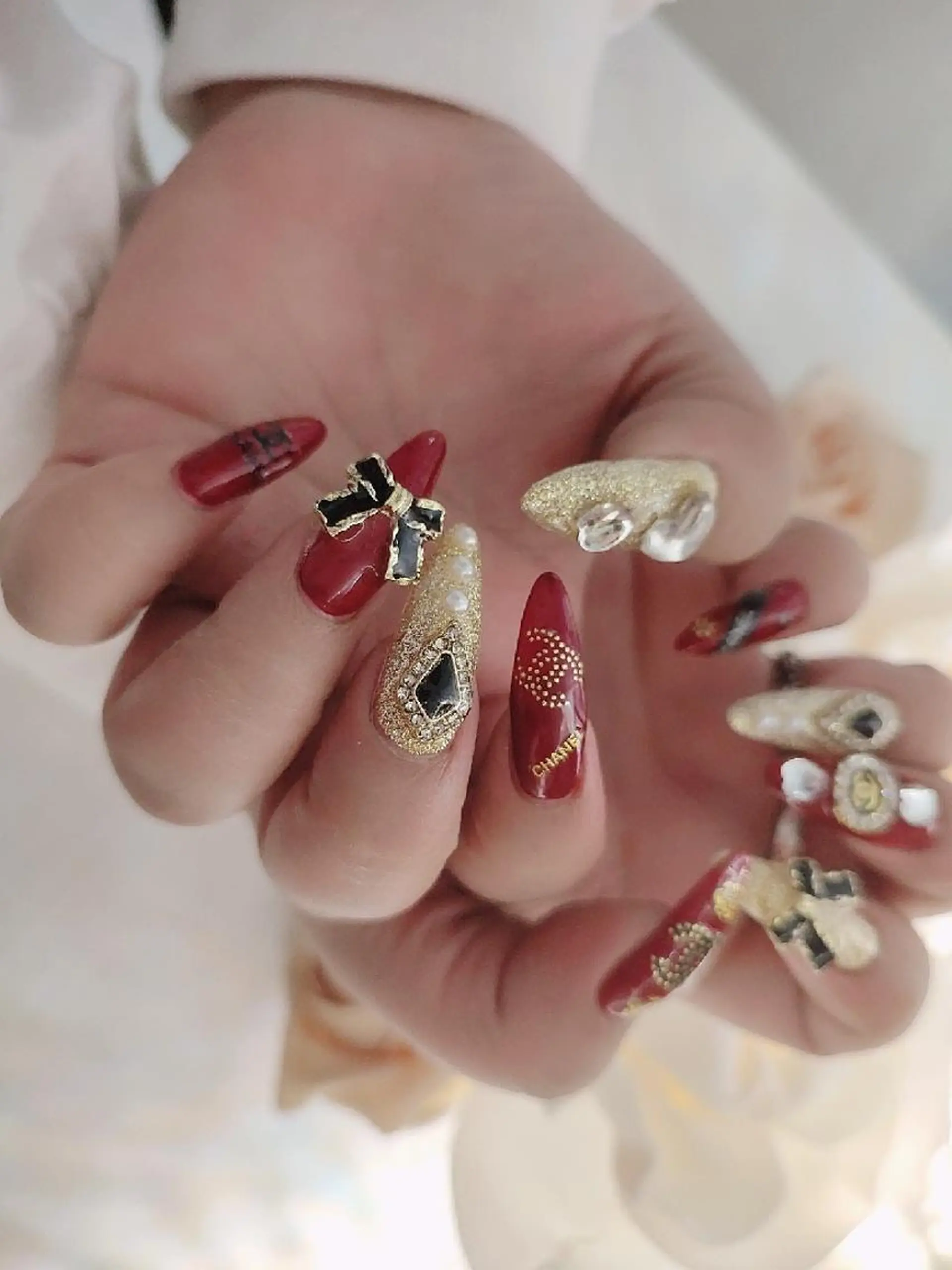 ネイル ハンドネイル RUNWAY 　　の眉毛・アイブロウイメージ