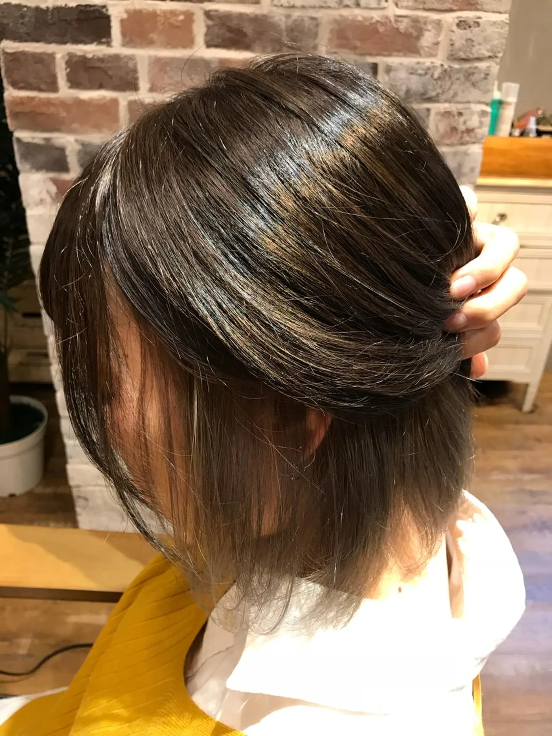 ミディアム カラー アッシュ ブリーチ インナーカラー シルバー シルバーアッシュ River,Land所属・yui .のヘアスタイル