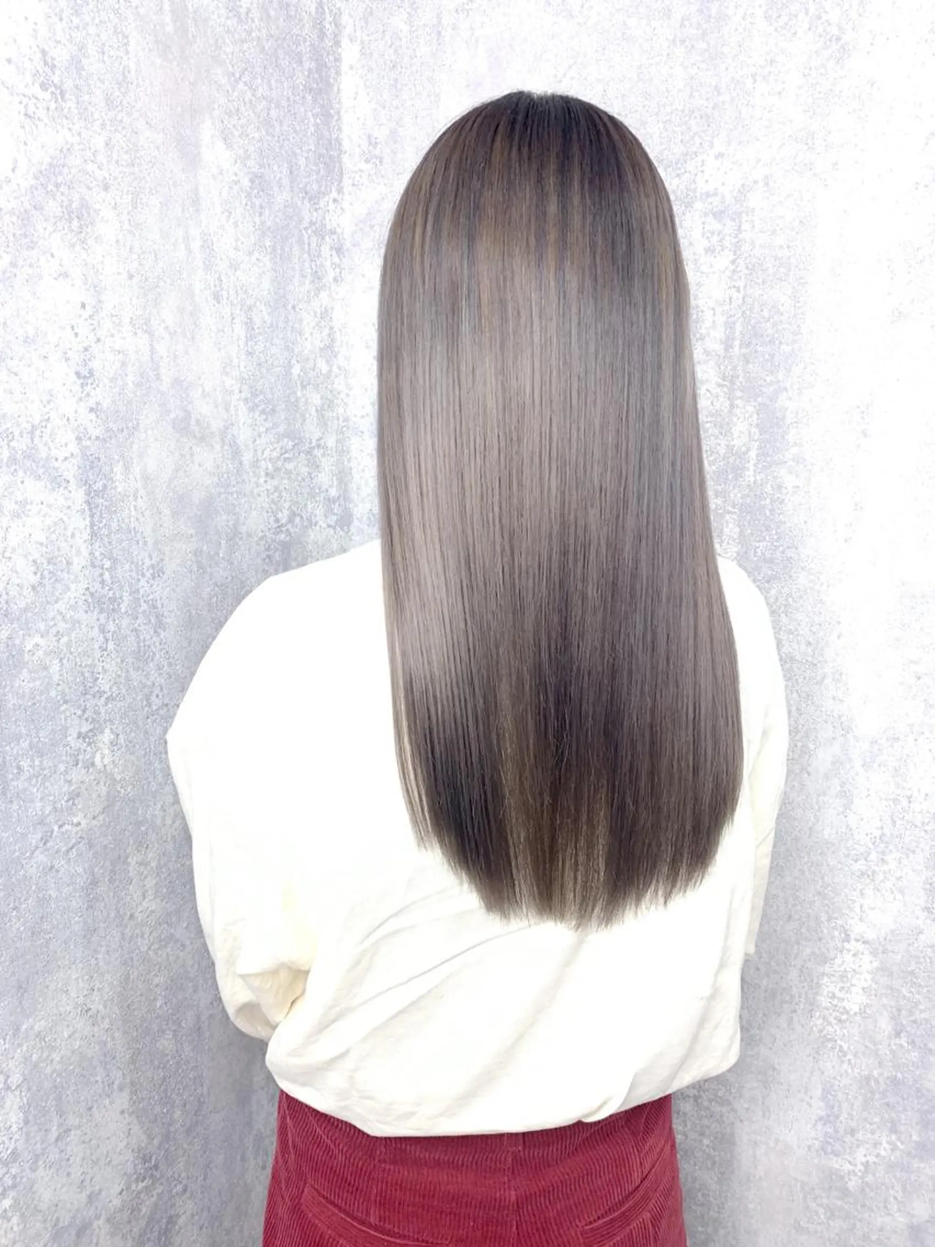 ロング カラー アッシュ バレイヤージュ デザインカラー グラデーションカラー グレージュ カット ヘアカラー Zina福岡天神店 艶髪/レイヤー/小顔のヘアスタイル