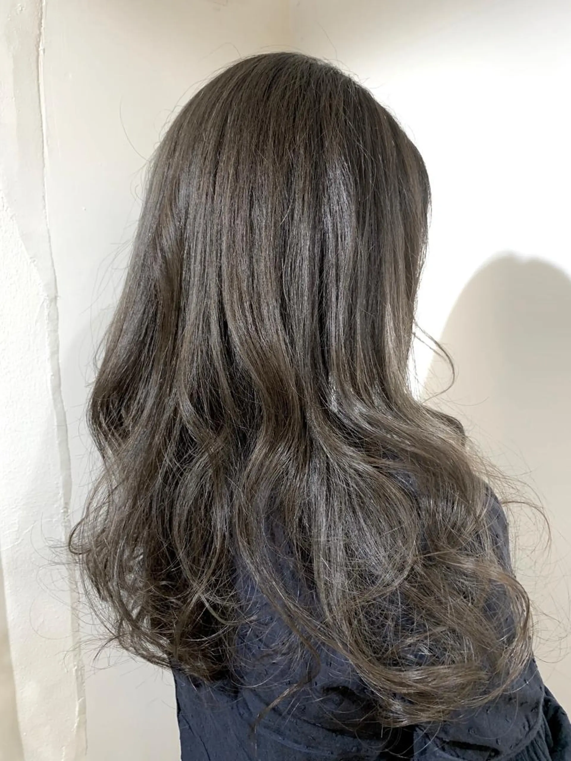 セミロング カット ヘアカラー トリートメント 河野 行史のヘアスタイル