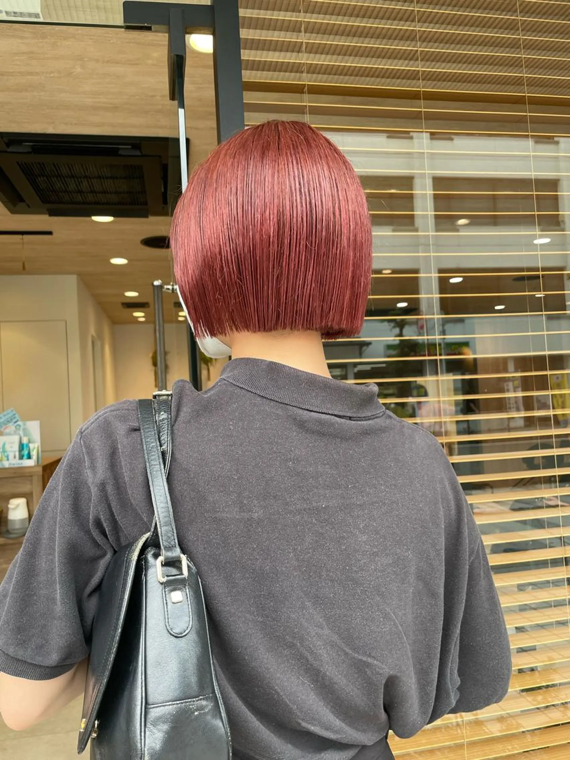 ショート カラー ブリーチ ヘアカラー トリートメント ヘッドスパ パーマ指名No1 /namiのヘアスタイル