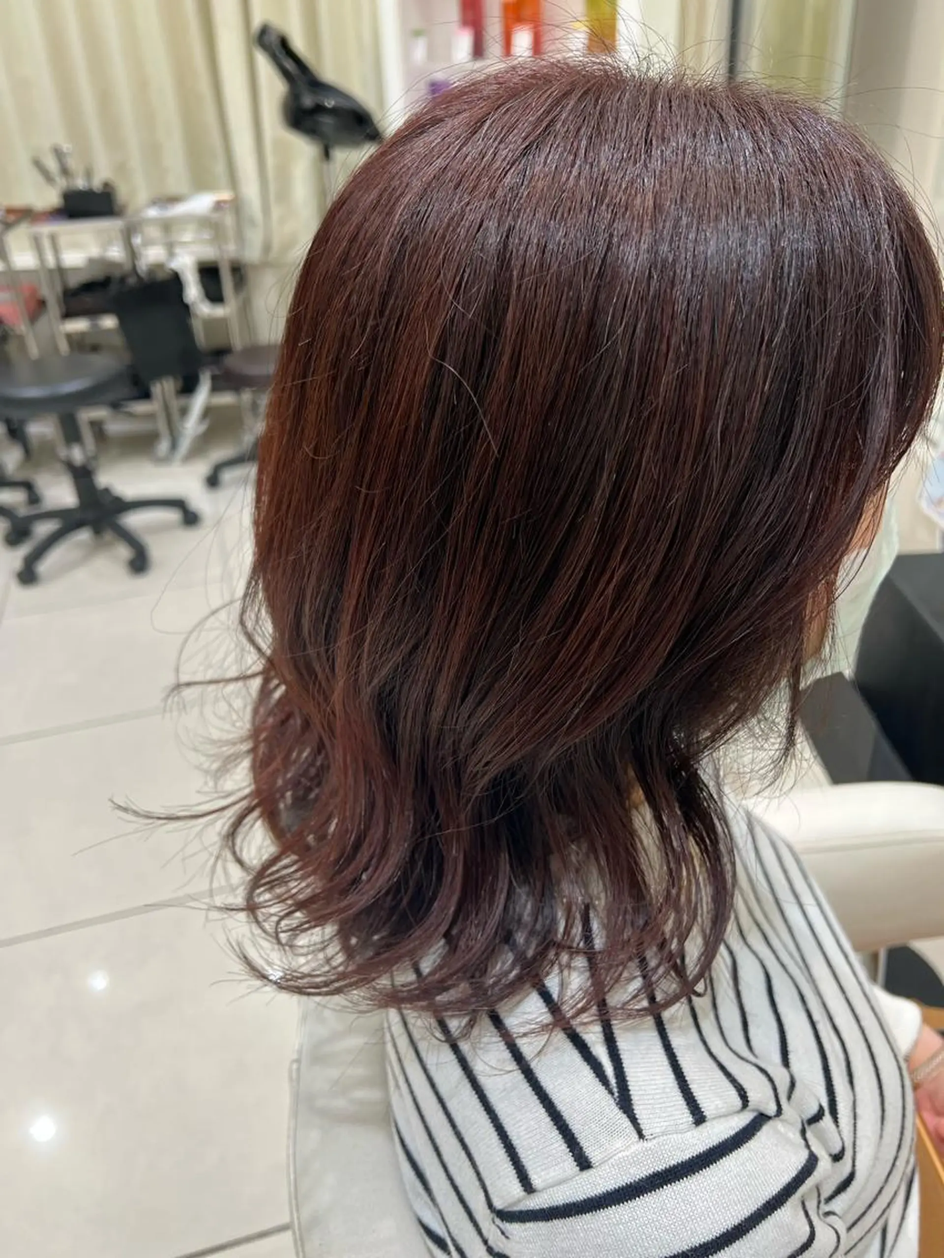 ミディアム ☃️顔周りレイヤー グレージュSHUTOのヘアスタイル