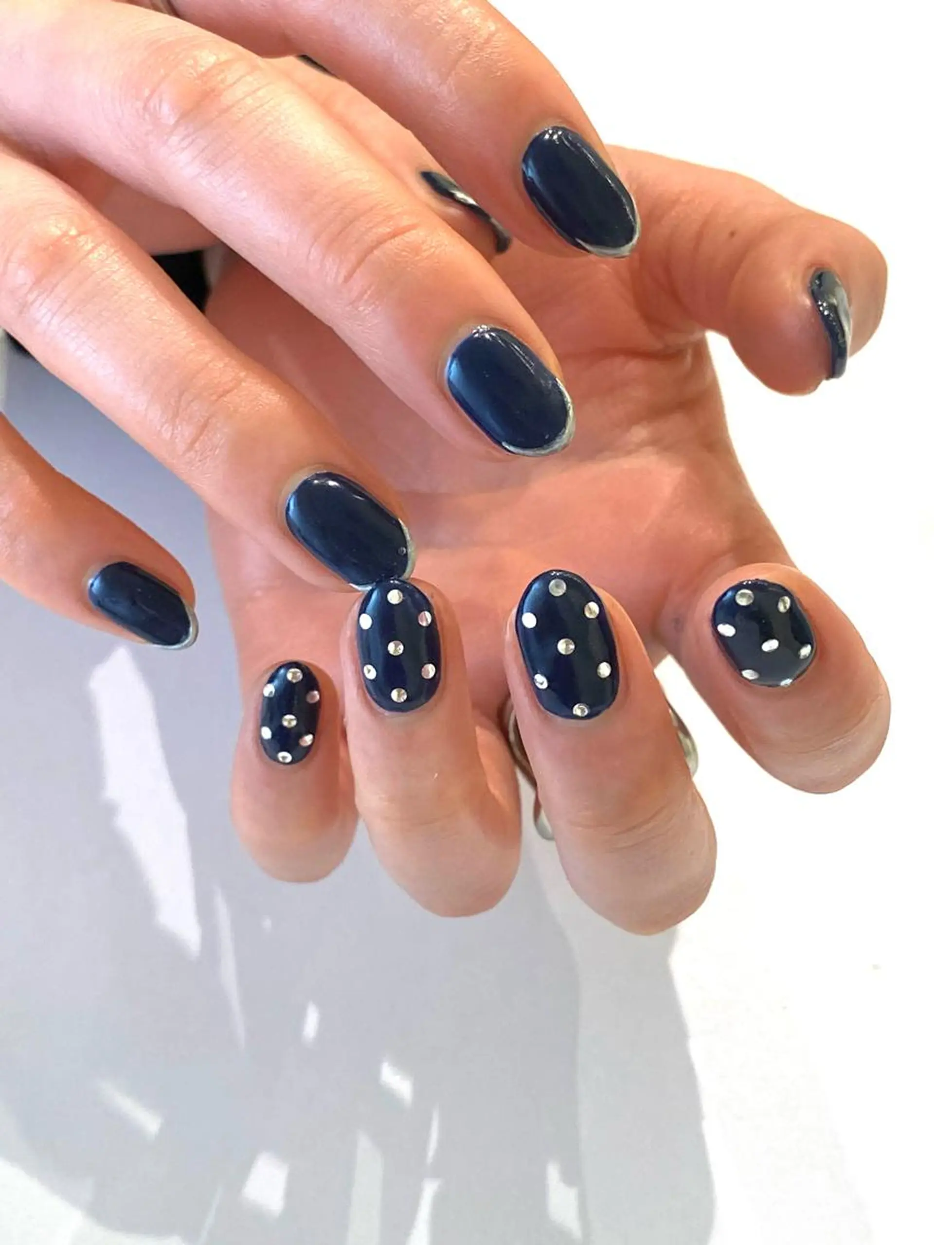 ネイル ネイビー ハンドネイル Ann. nail.tokyo所属・Ann nailのネイルデザイン