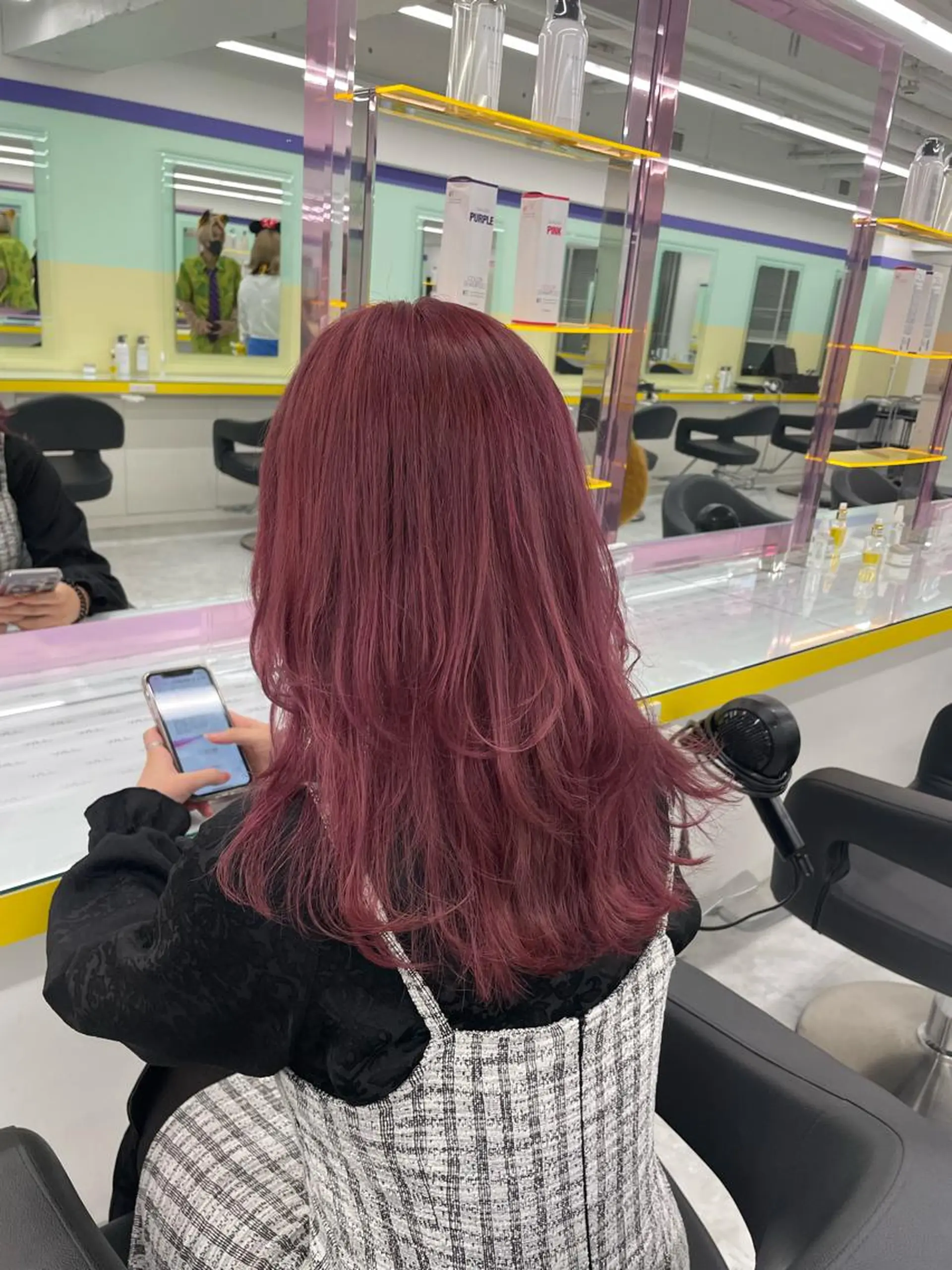 ミディアム カラー ヘアアレンジ ウルフカット 艶カラー の達人のヘアスタイル