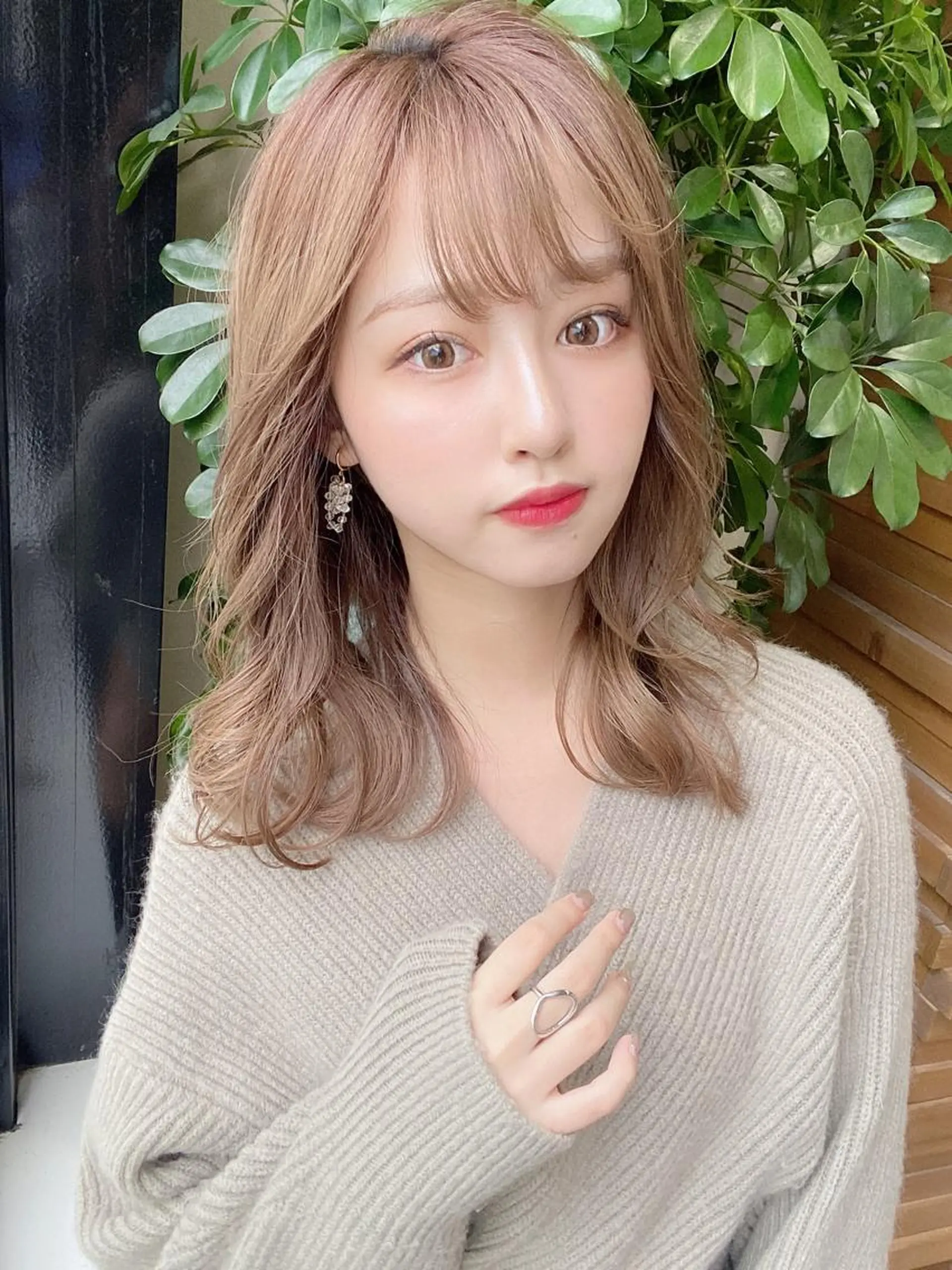 セミロング カラー パーマ バレイヤージュ ブリーチ ケアブリーチ ダブルカラー ハイライトカラー ヘアカラー トリートメント 新宿✨顔周りカット 韓国ヘア/坂本亜裟海のヘアスタイル