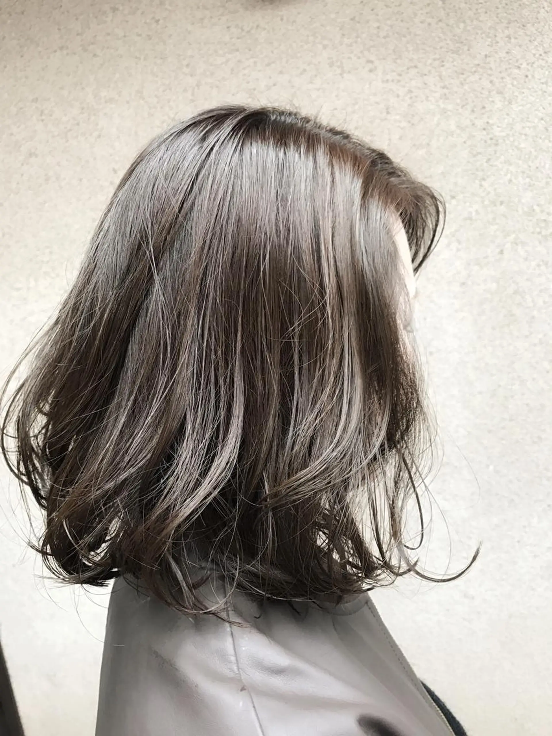 ショート カラー 外ハネヘア vato マンツーマンサロンのヘアスタイル