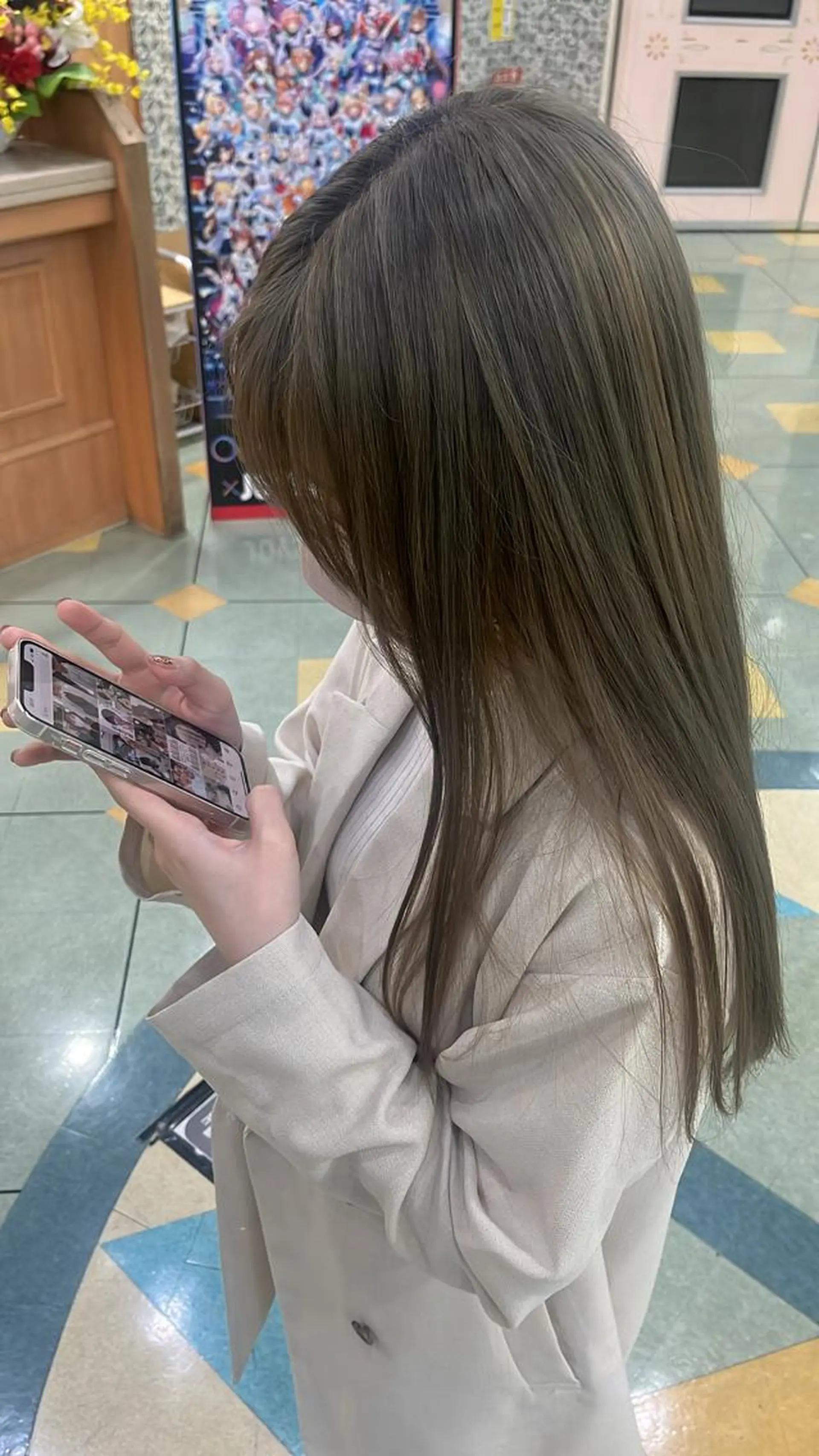 ロング カラー 下山 萌華のヘアスタイル