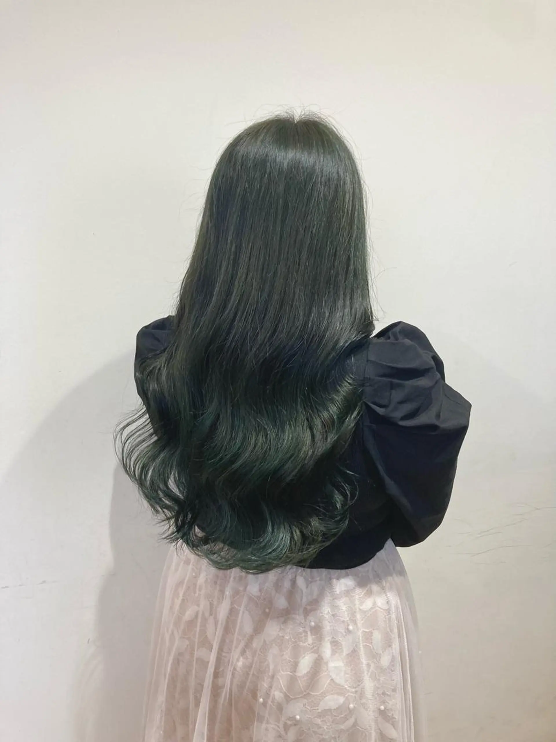 ロング ヘアカラー 梅山 美侑のヘアスタイル