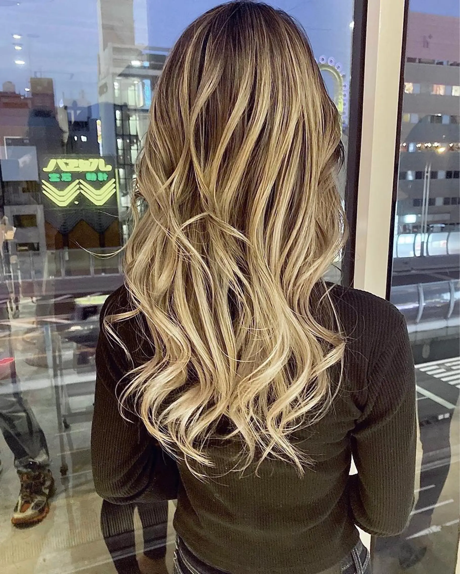 ロング カラー バレイヤージュ ブリーチ レイヤーカット welring hair salon所属・welring hair salonのヘアスタイル