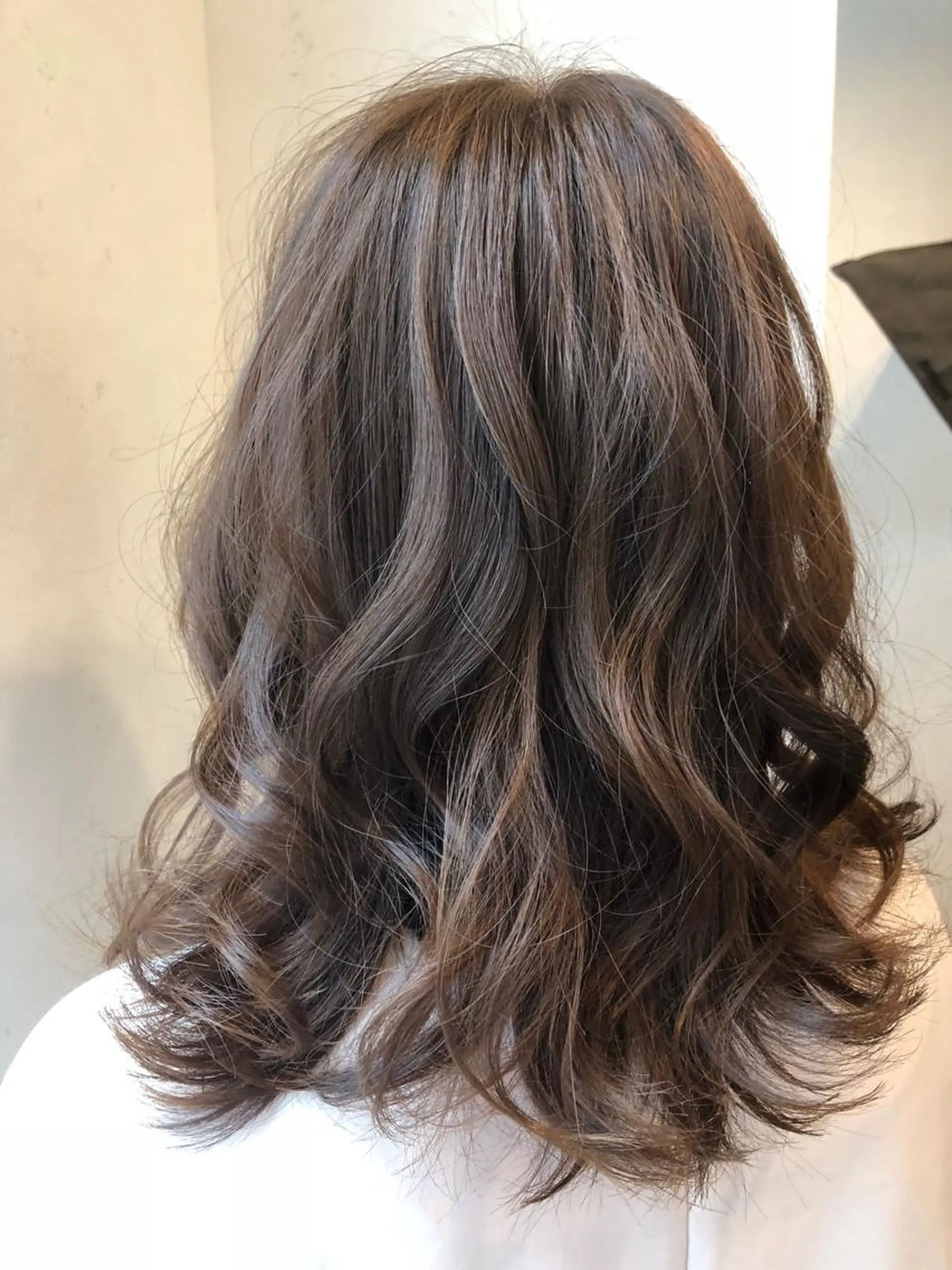 セミロング カラー アッシュ ベージュカラー TOWA 野村　コウダイのヘアスタイル