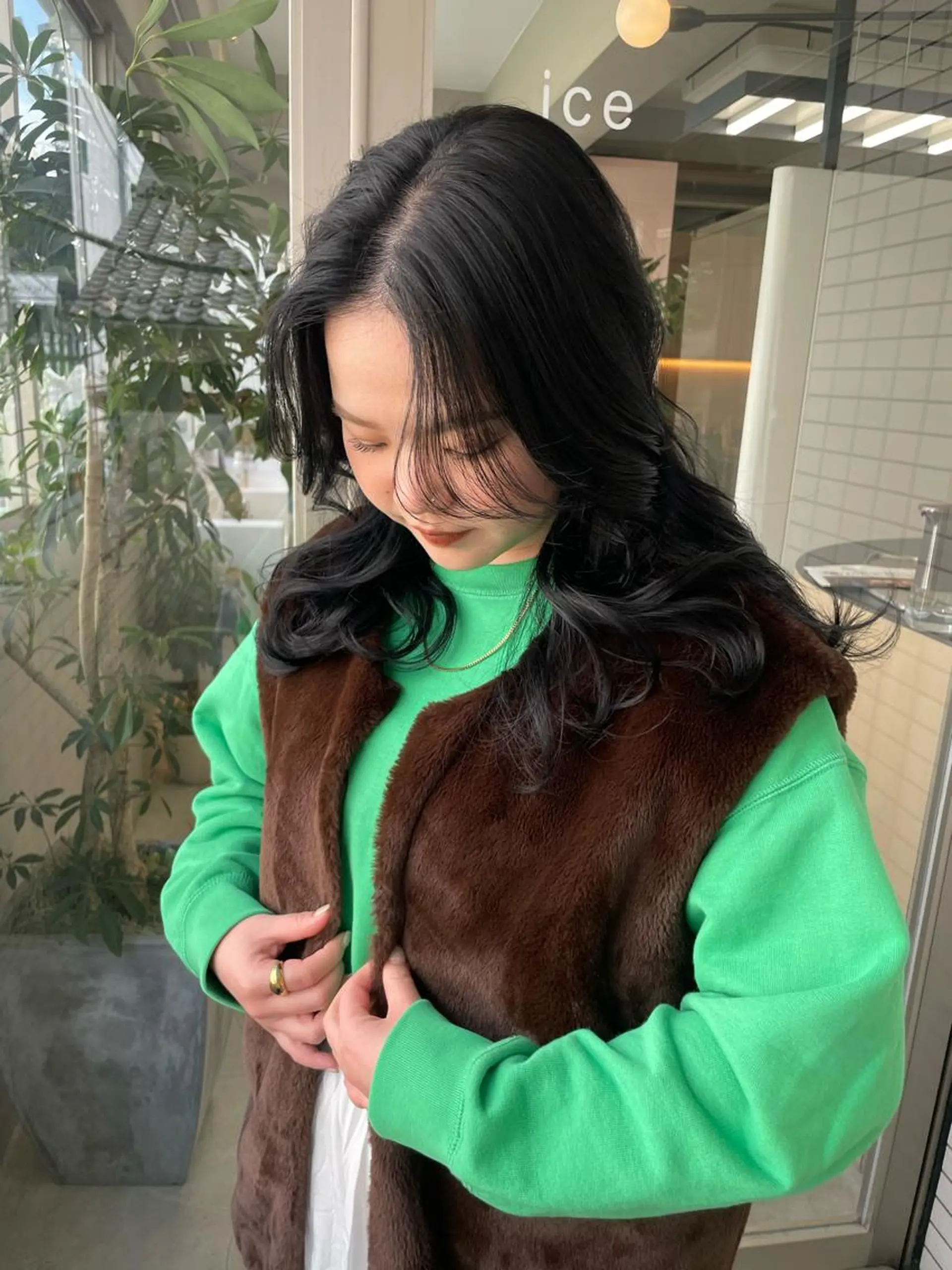 カラー 透明感カラー カット ヘアカラー トリートメント 若月 あやかのヘアスタイル