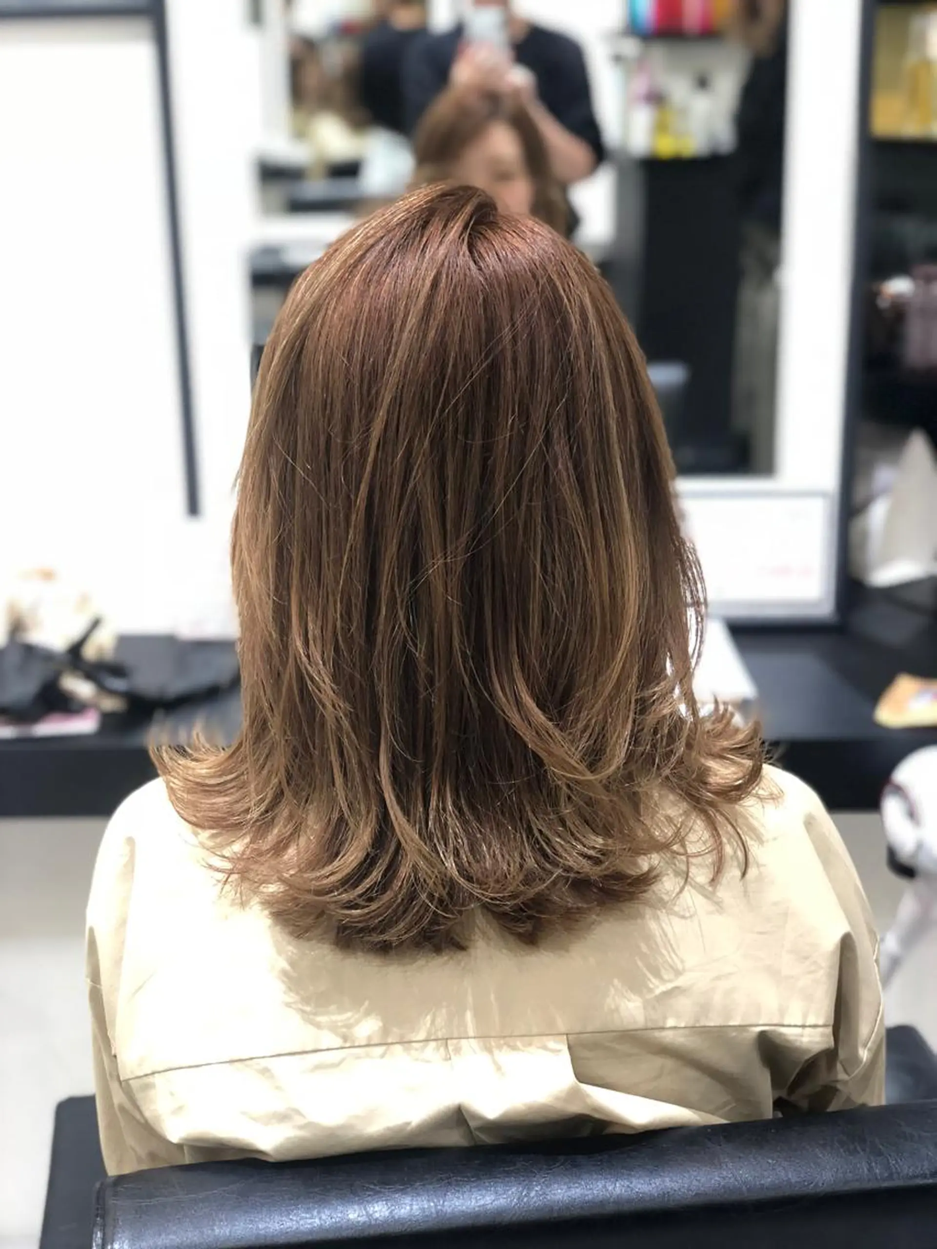 ミディアム カラー ハイライトカラー ハイライト 丸尾 沙弥香のヘアスタイル