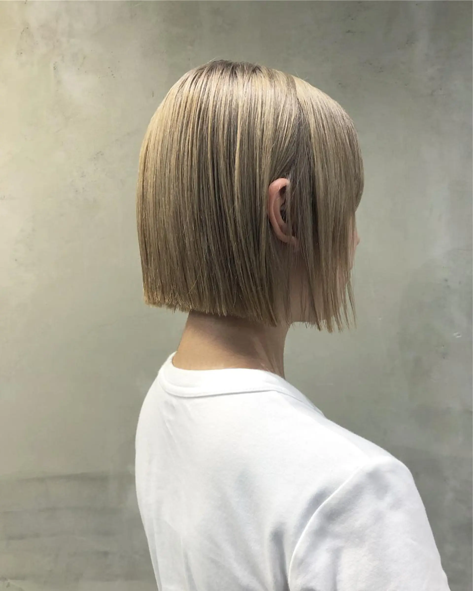 カラー ニシオカ タクヤのヘアスタイル