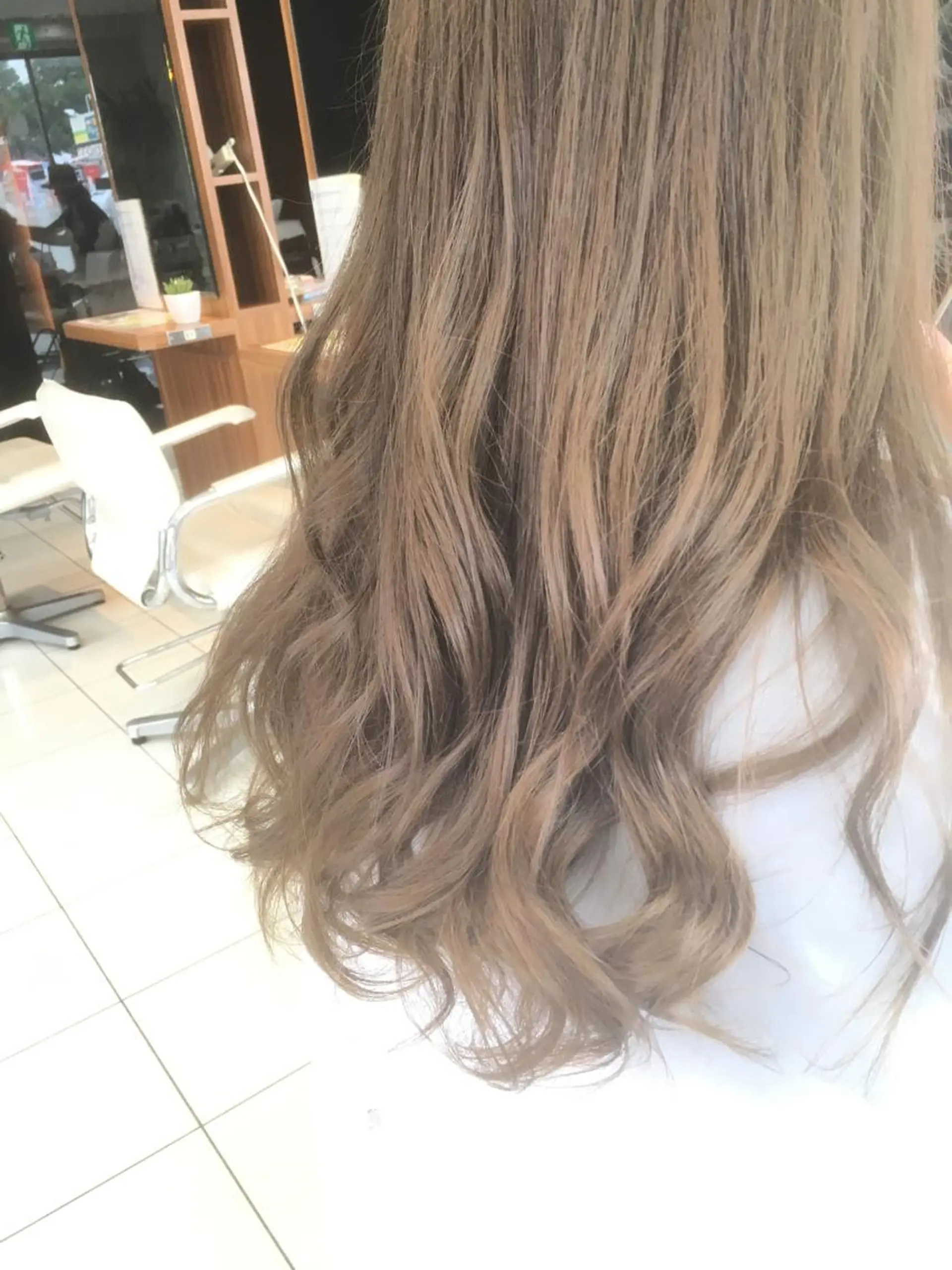 ミディアム カラー 白髪ぼかしハイライト 柳川拓哉のヘアスタイル