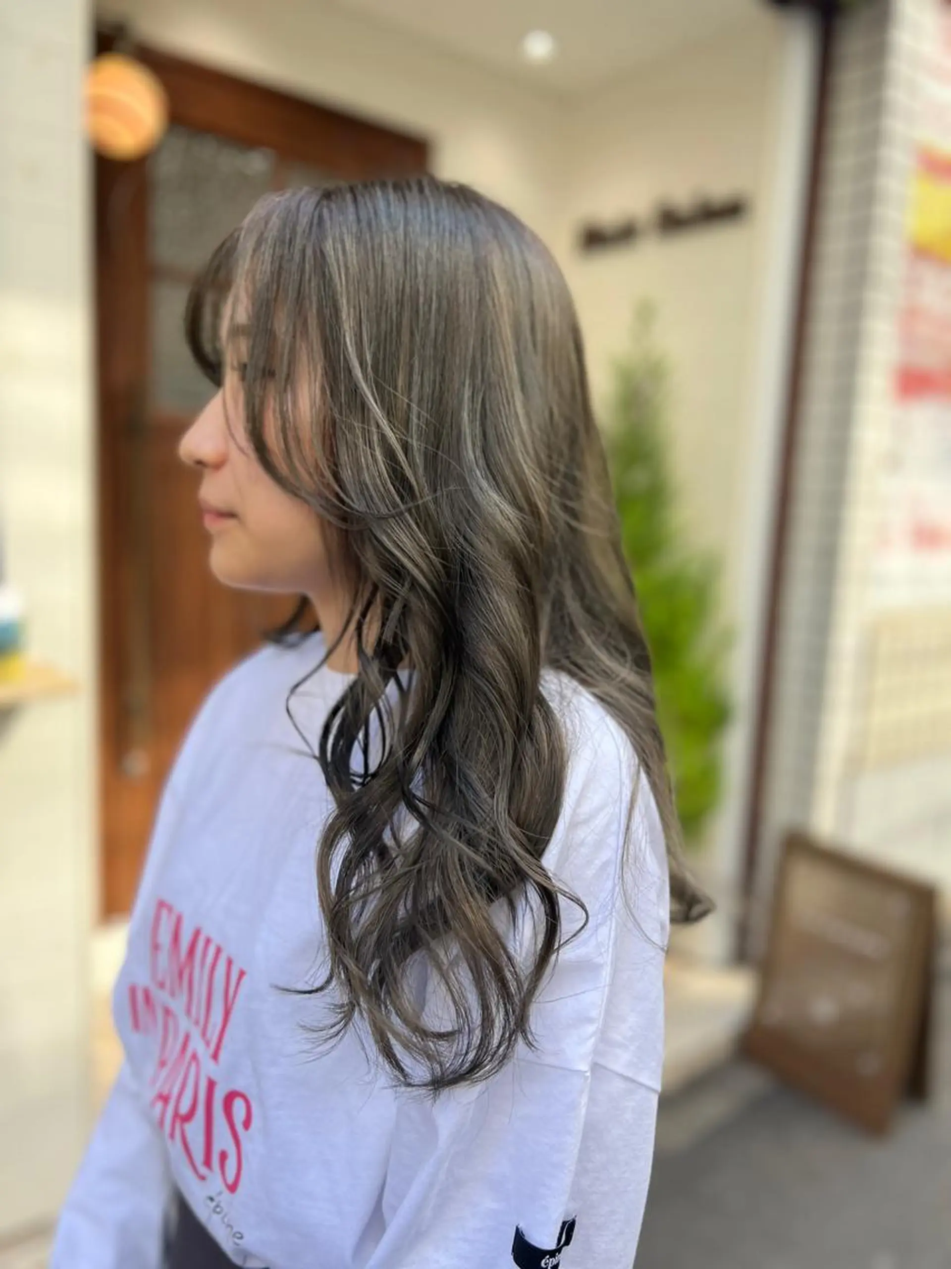 ロング カラー グレージュ カーキグレージュ 🍇おぐら めぐみ🍇のヘアスタイル