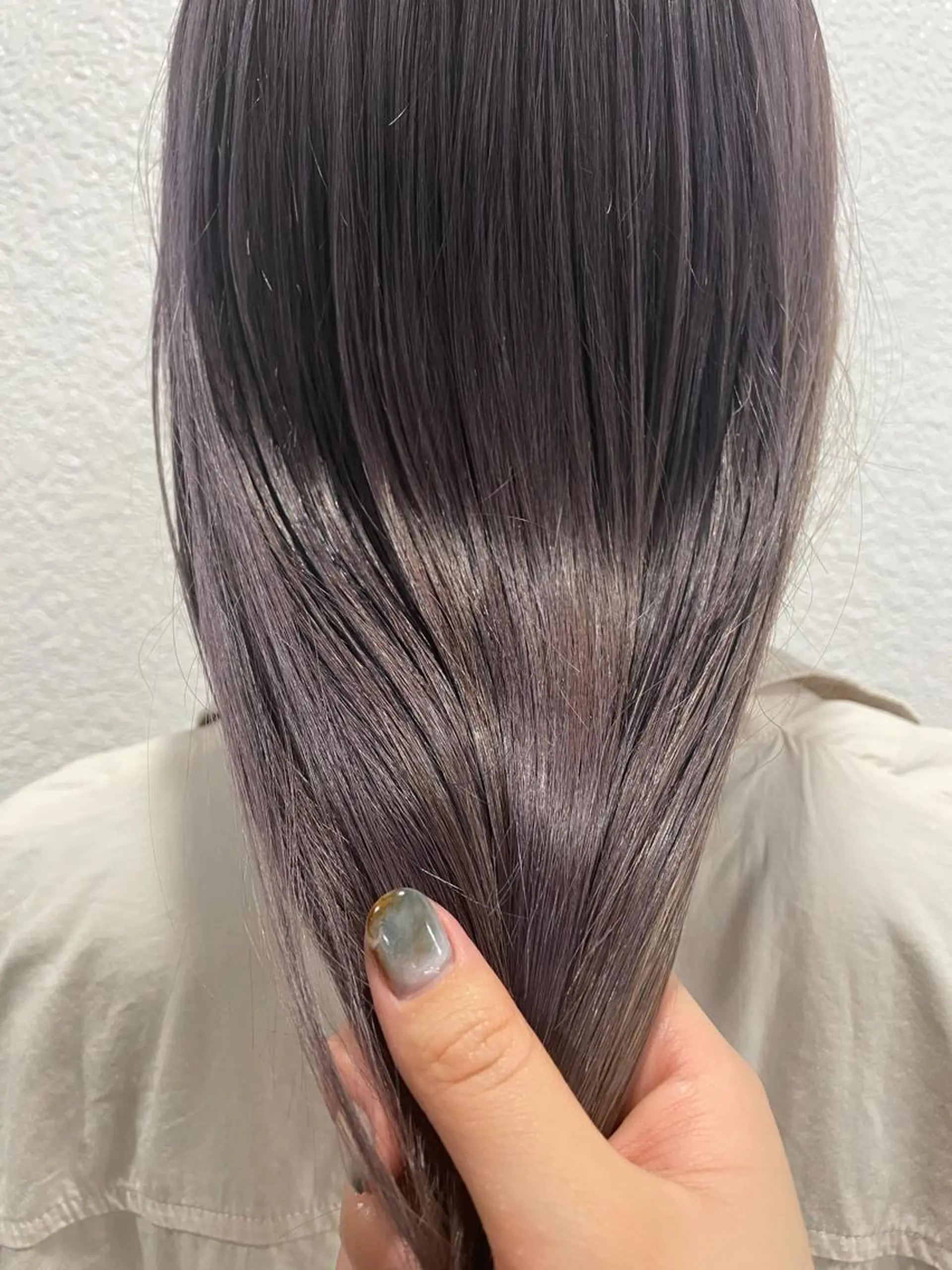 セミロング ラベンダーベージュ 渋谷 留菜のヘアスタイル