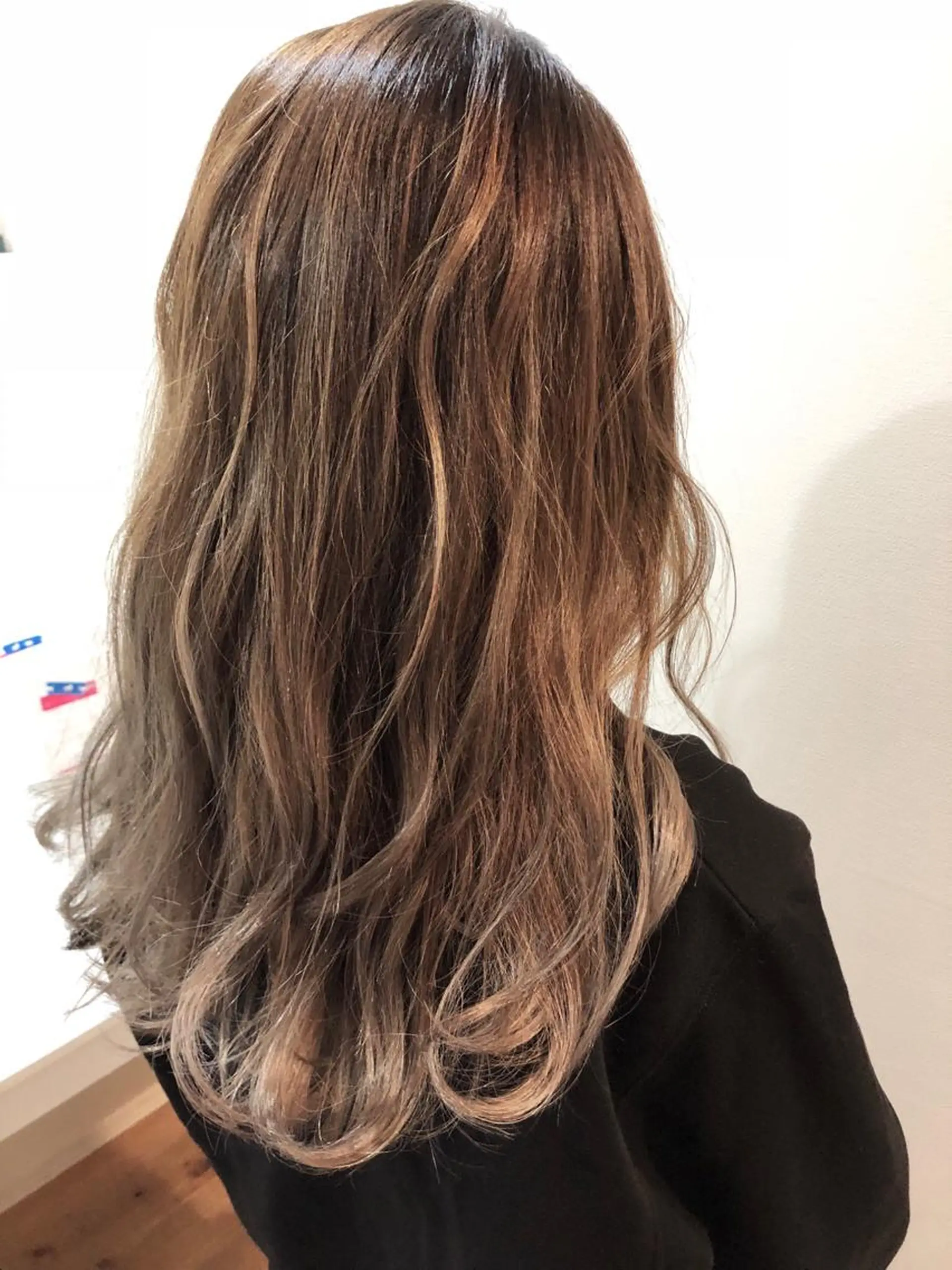 セミロング カラー ベージュカラー グラデーションカラー ハイライトカラー ハイライト 永井 悠大のヘアスタイル