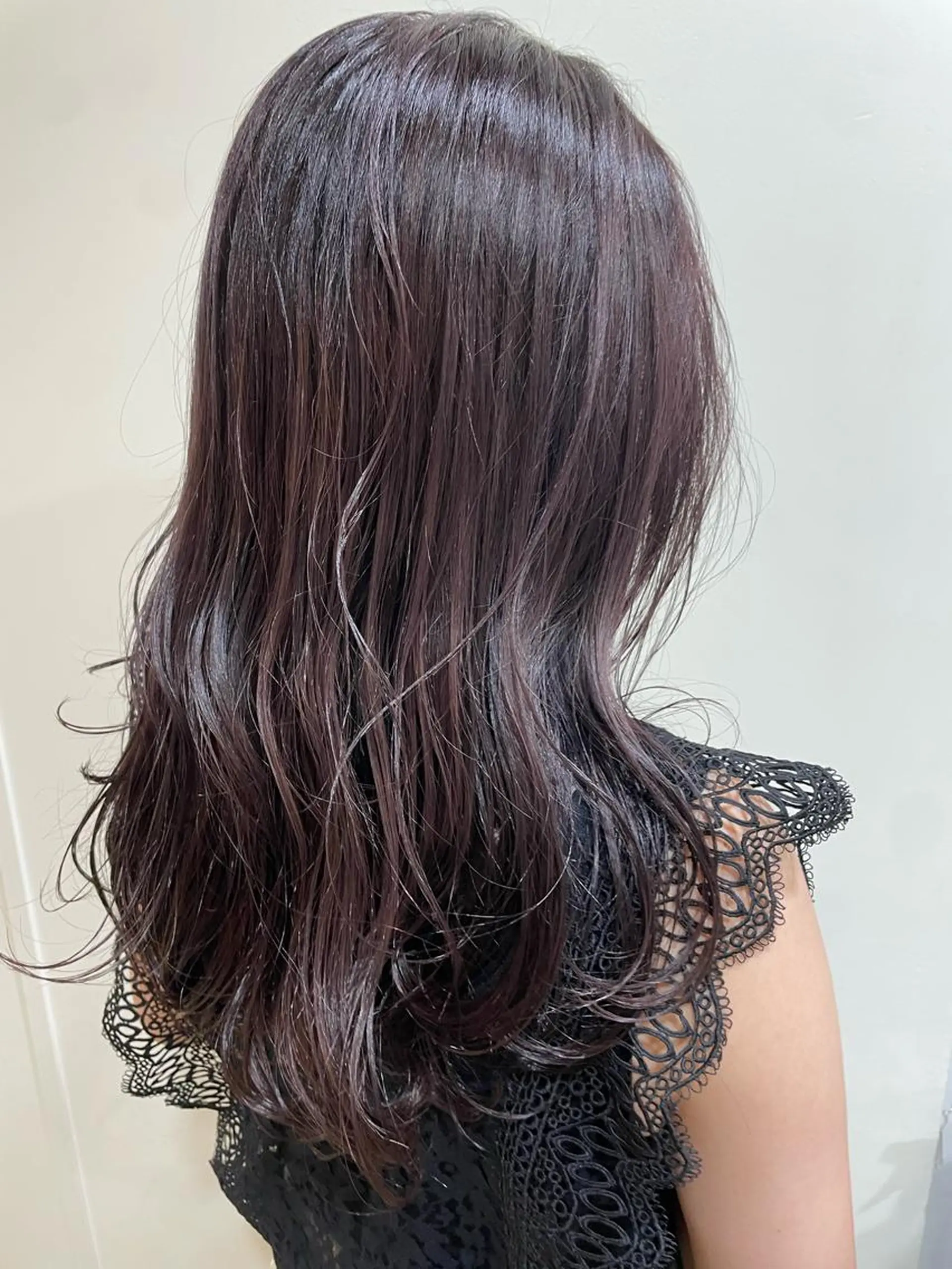 ミディアム カラー グレージュ ラベンダーカラー ラベンダーグレージュ ラベンダーグレー レイヤー／似合わせ TAKUYAのヘアスタイル