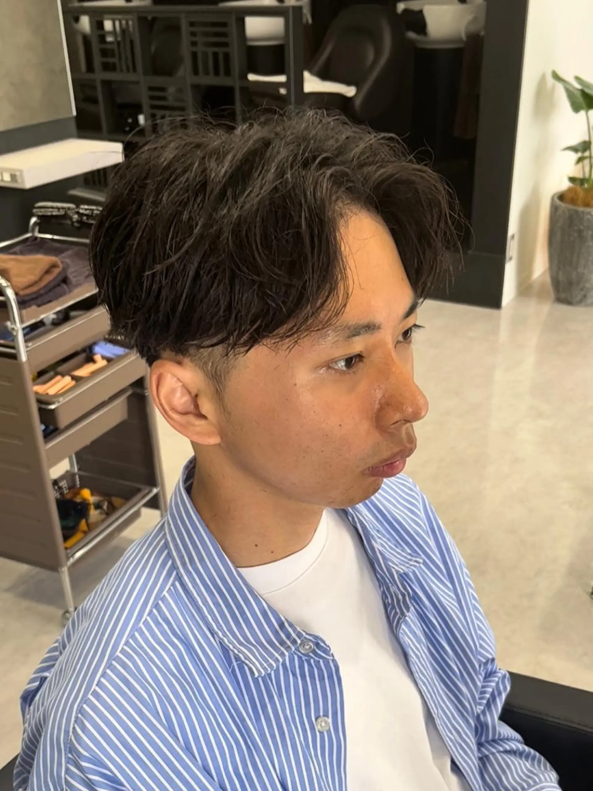 ショート メンズ センターパート カット トリートメント 【店長】メンズ職人 短髪　ハイトーン🔥のヘアスタイル