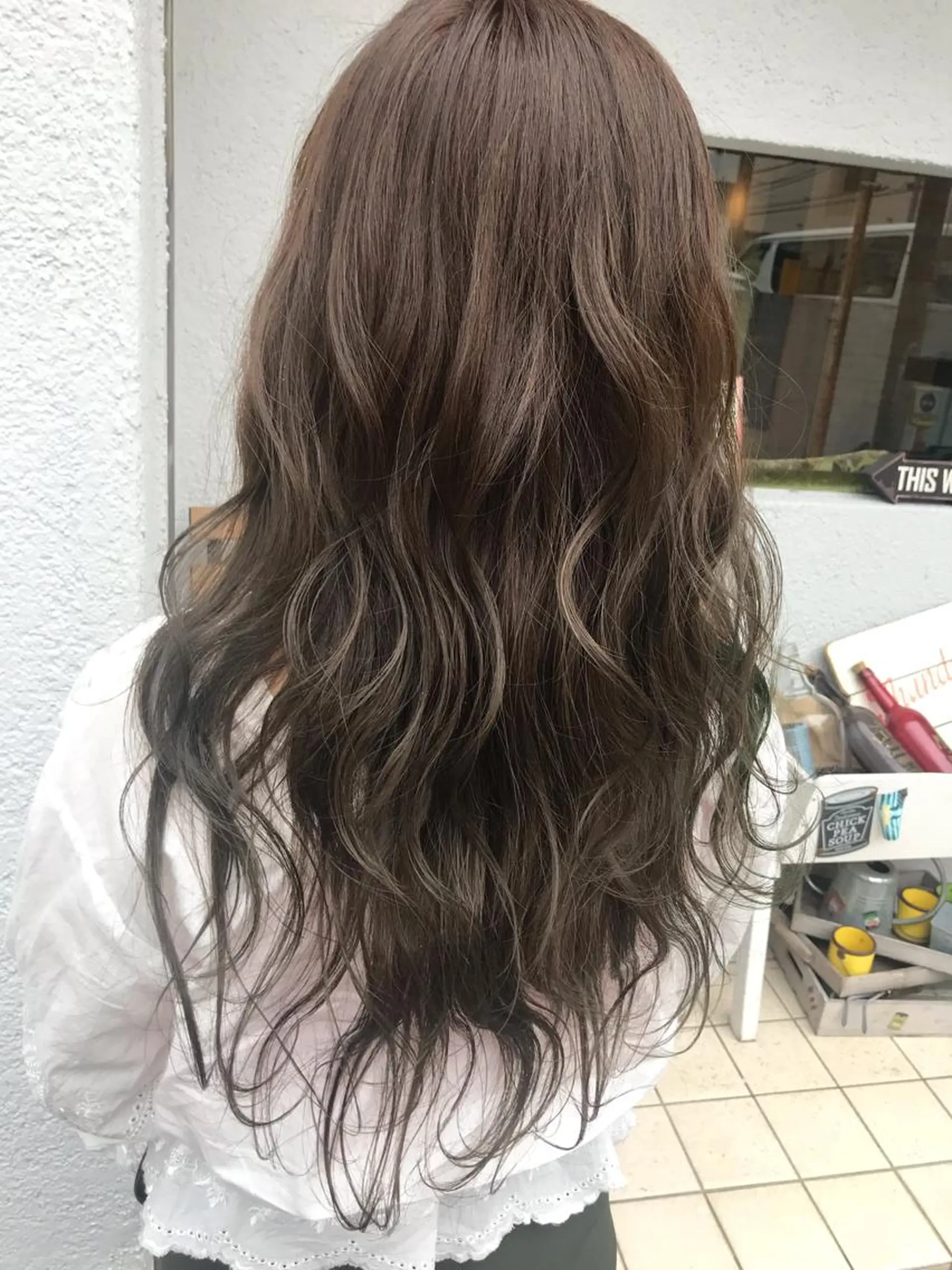 ロング やなせ まりのヘアスタイル
