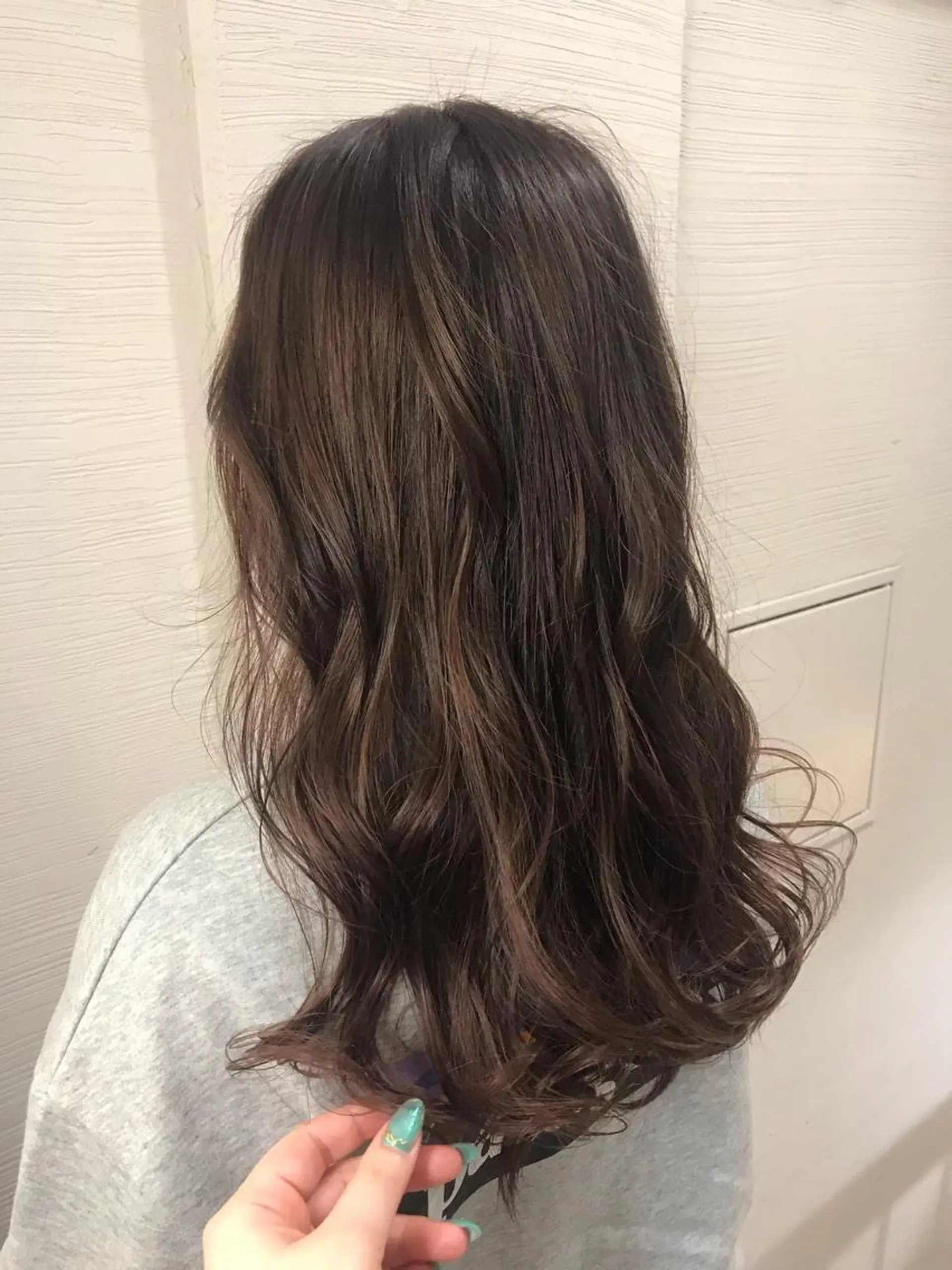 カラー 磧本 祐里恵のヘアスタイル