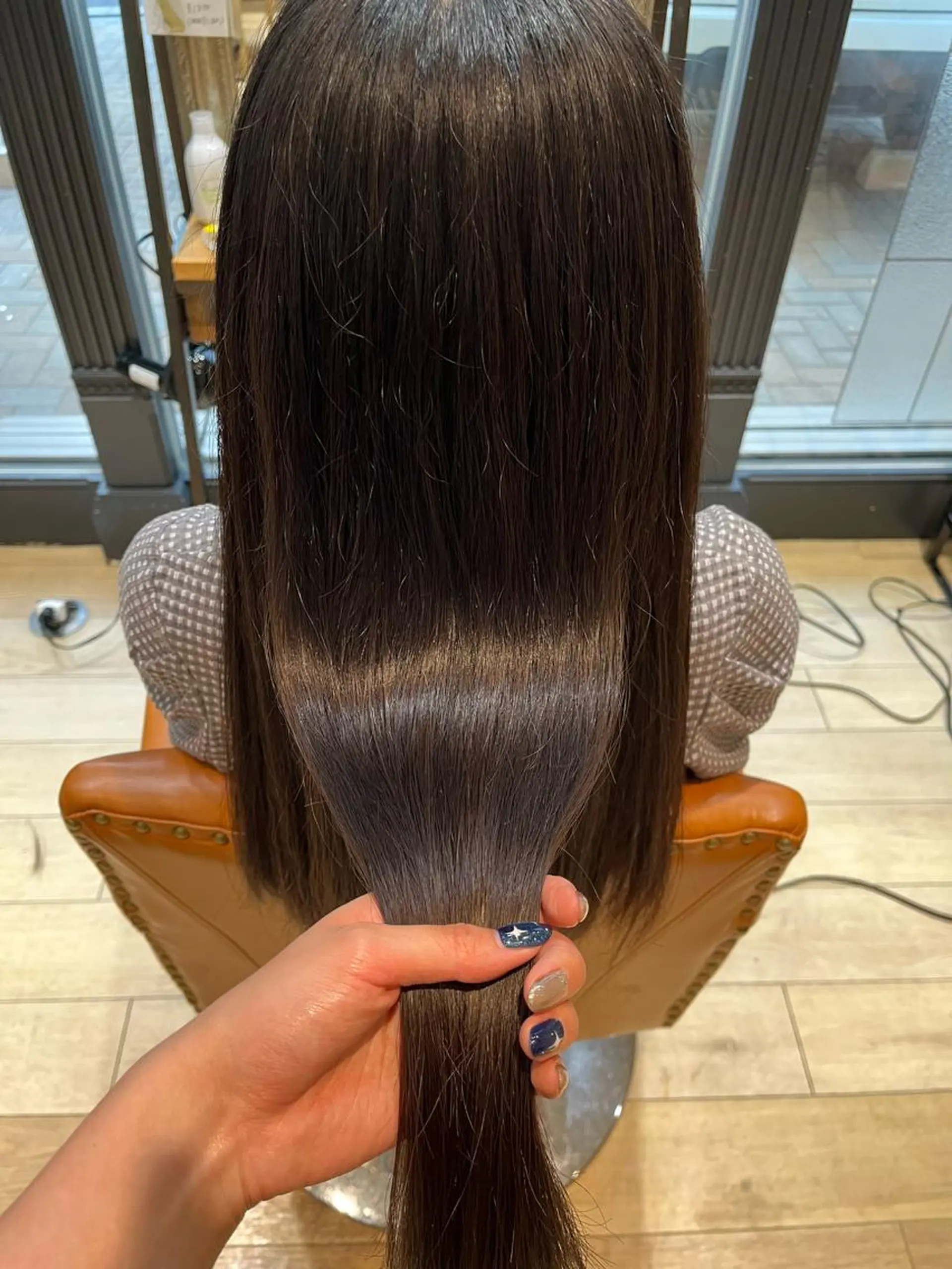 カラー KOKORO 中村 朱里のヘアスタイル