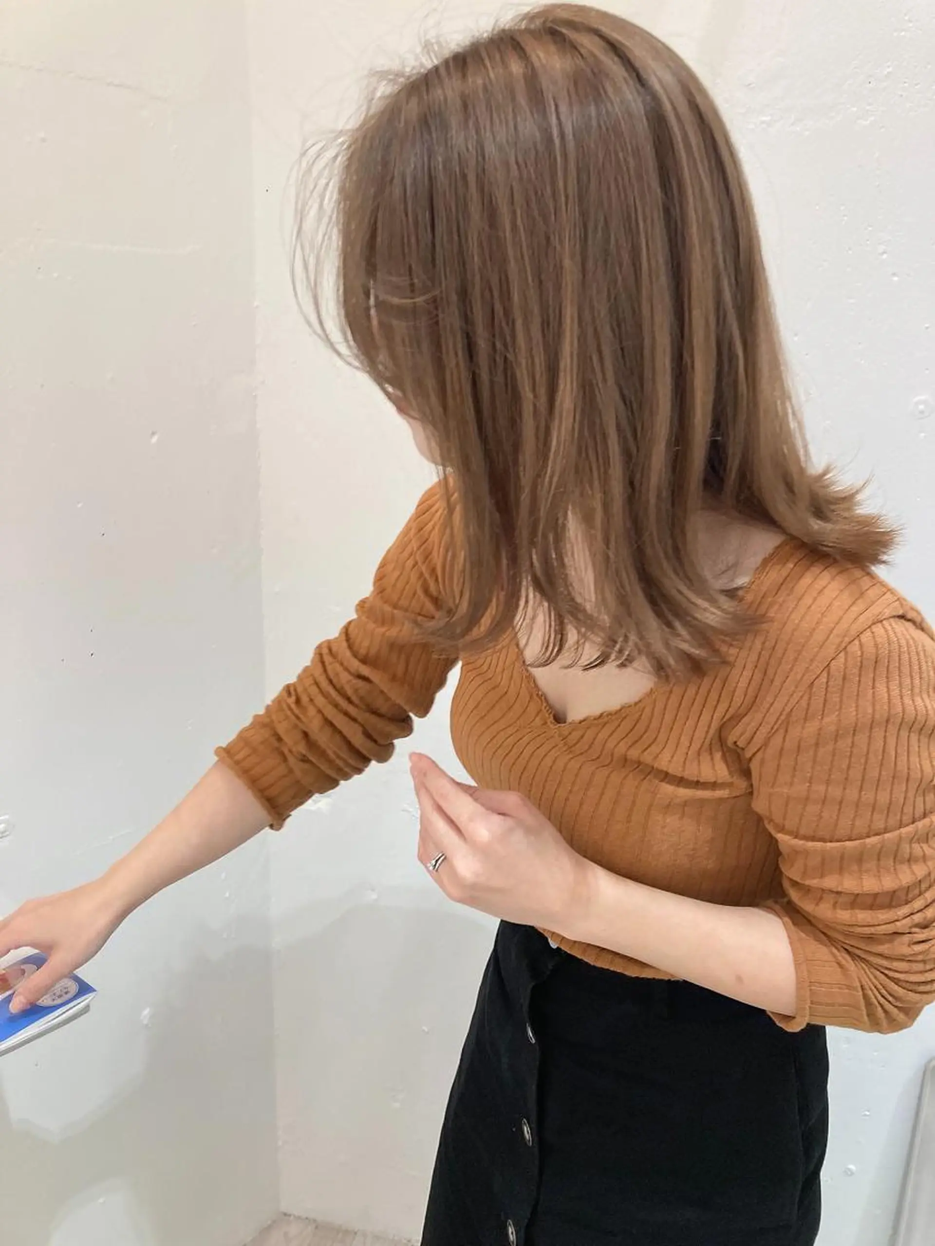 ミディアム カラー 透明感カラー カット ヘアカラー お洒落ベージュ🤎 代官山shibukiのヘアスタイル