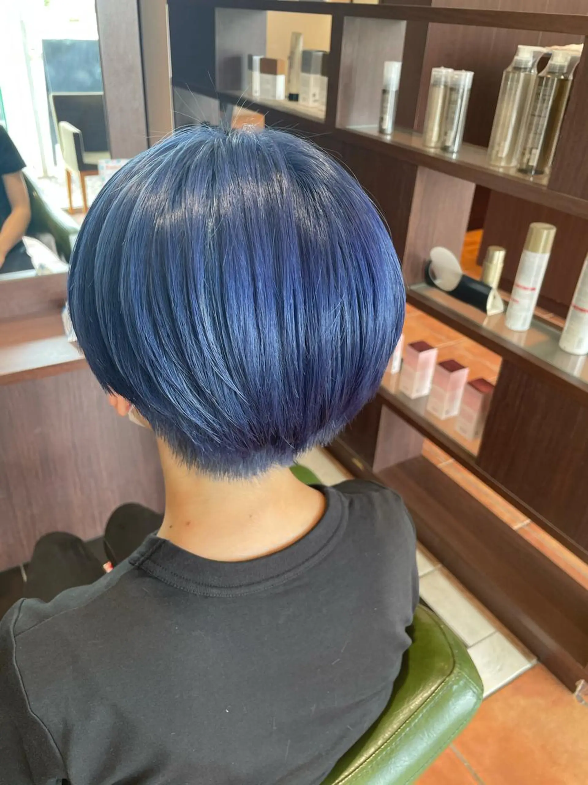ショート カラーリスト菅澤 岳のヘアスタイル