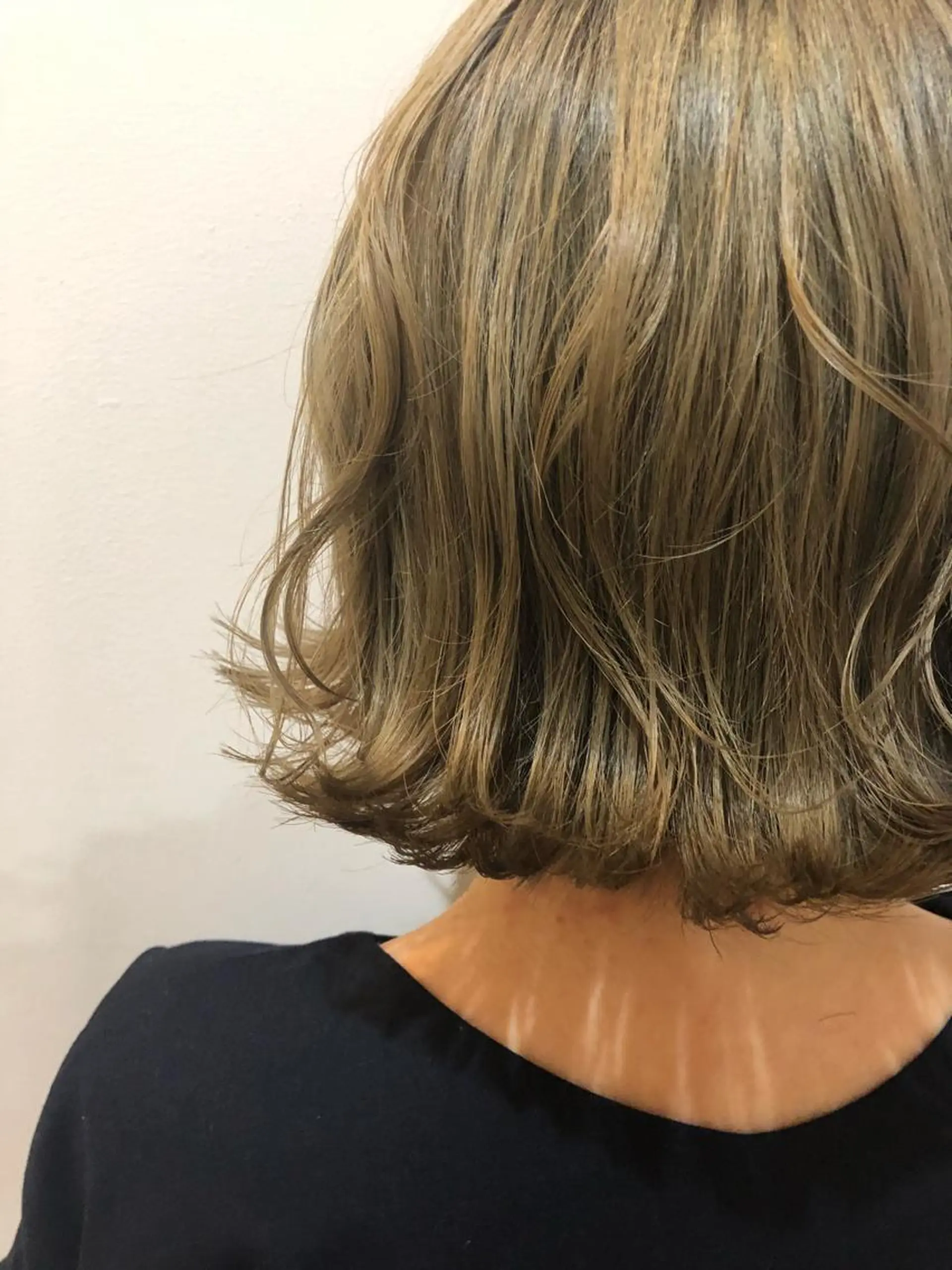 ショート カラー 透明感カラー ダブルカラー 外国人風カラー aile total  beauty salon 生駒本店所属・宮野 紗矢香のヘアスタイル