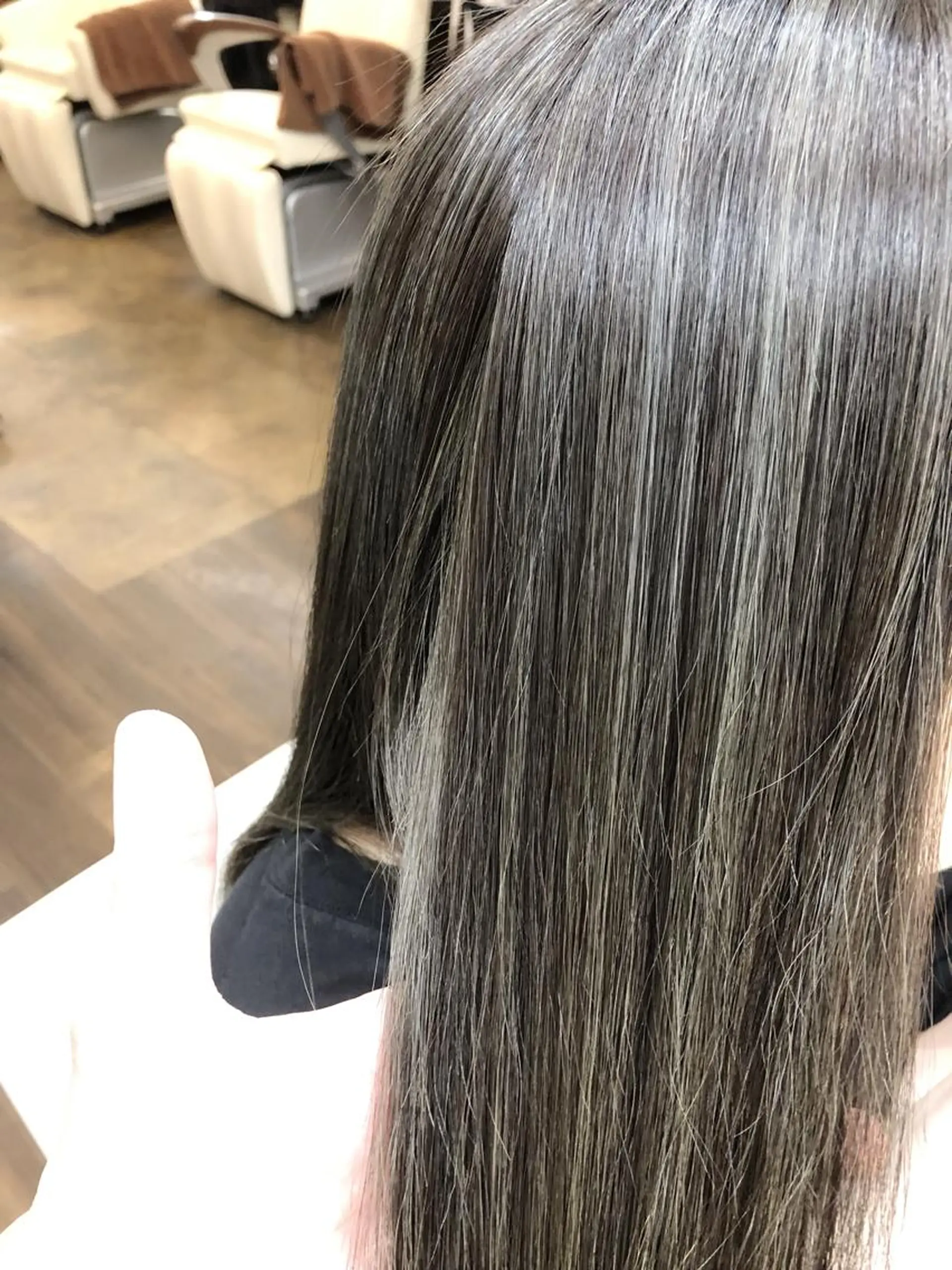 セミロング ヘアカラー トリートメント ヘッドスパ FORMA所属・美髪育成 FORMA代表　関のヘアスタイル
