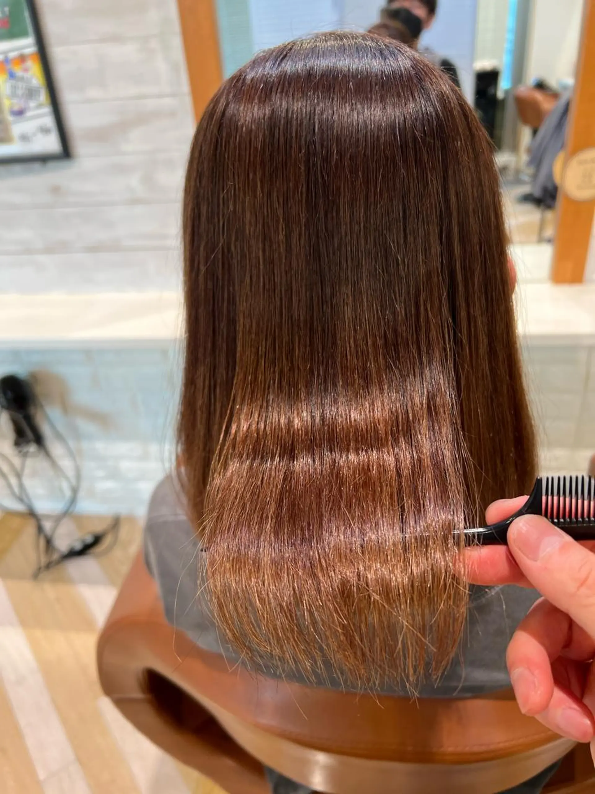 セミロング カット 縮毛矯正 トリートメント ROUTE ルートのヘアスタイル